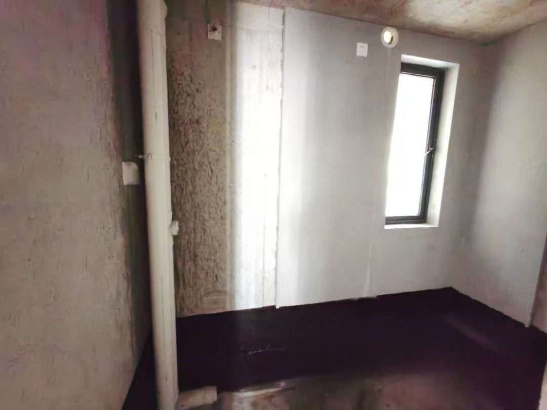 中建凤栖台  3室2厅1卫   39.80万客厅
