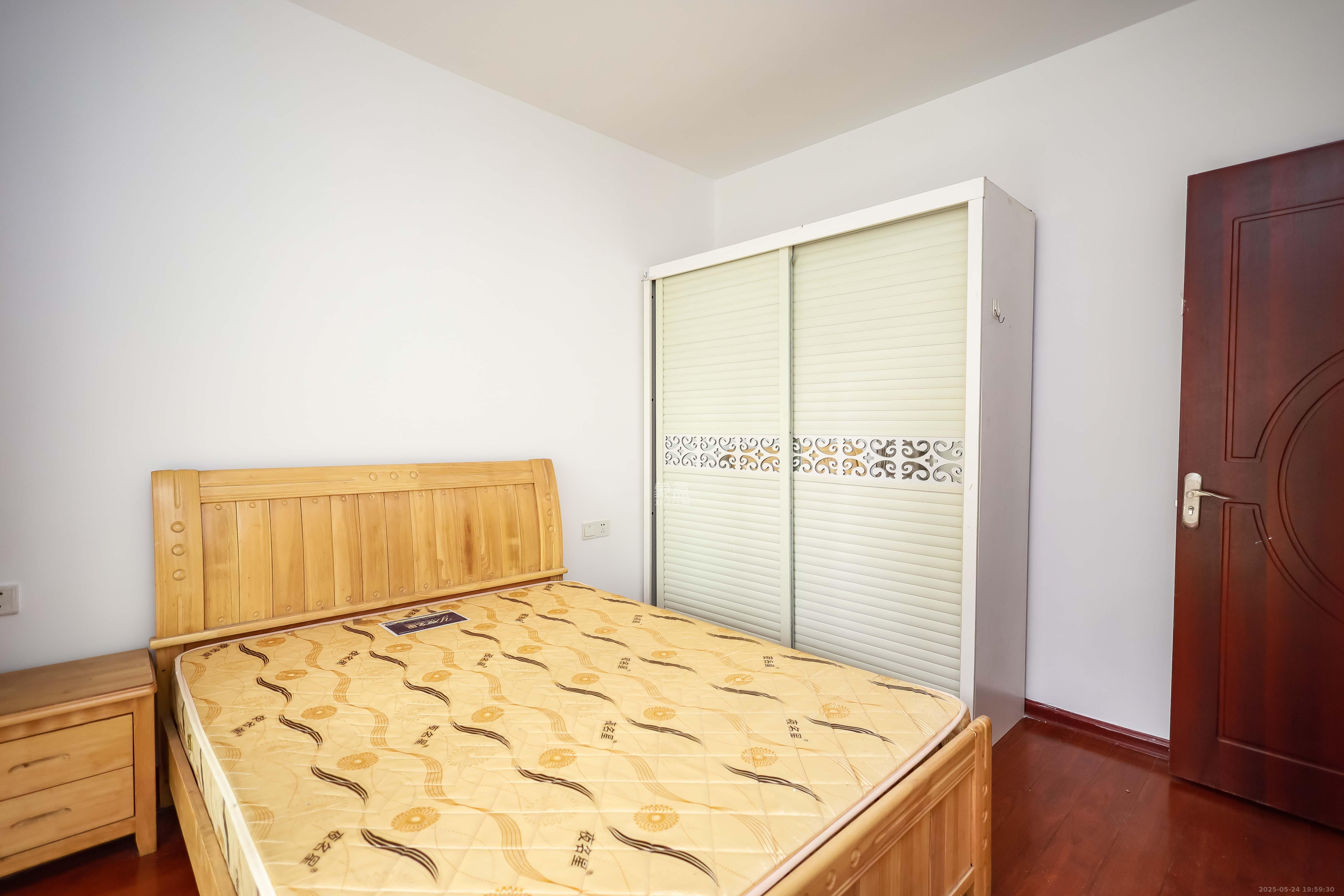 荣盛花语馨苑 1室2厅1卫 44.5万 荣盛花语馨苑 1室2厅1卫 44.5万卧室