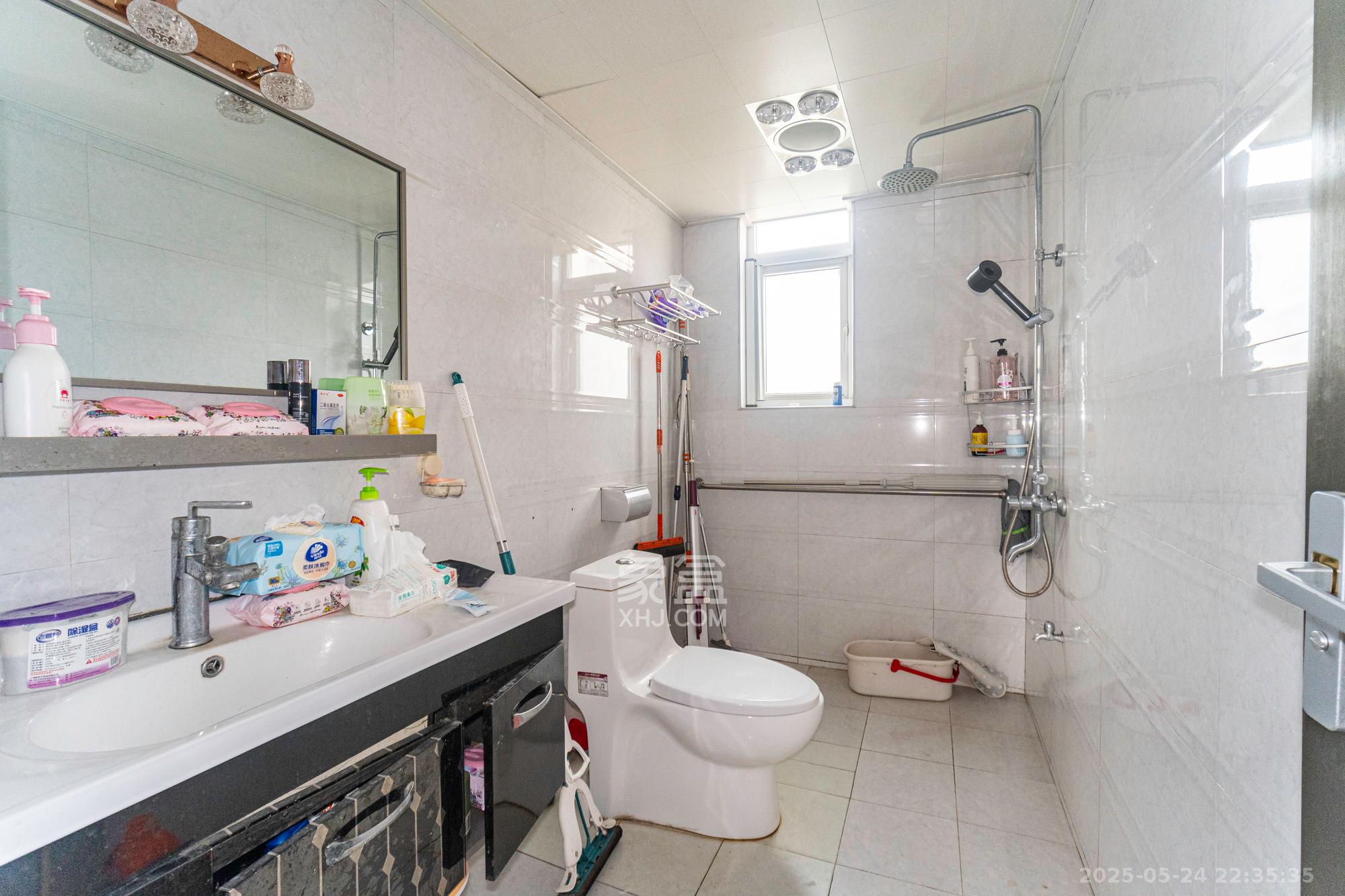 鹏基诺亚山林 3室2厅2卫 95.8万 鹏基诺亚山林 3室2厅2卫 95.8万卫生间