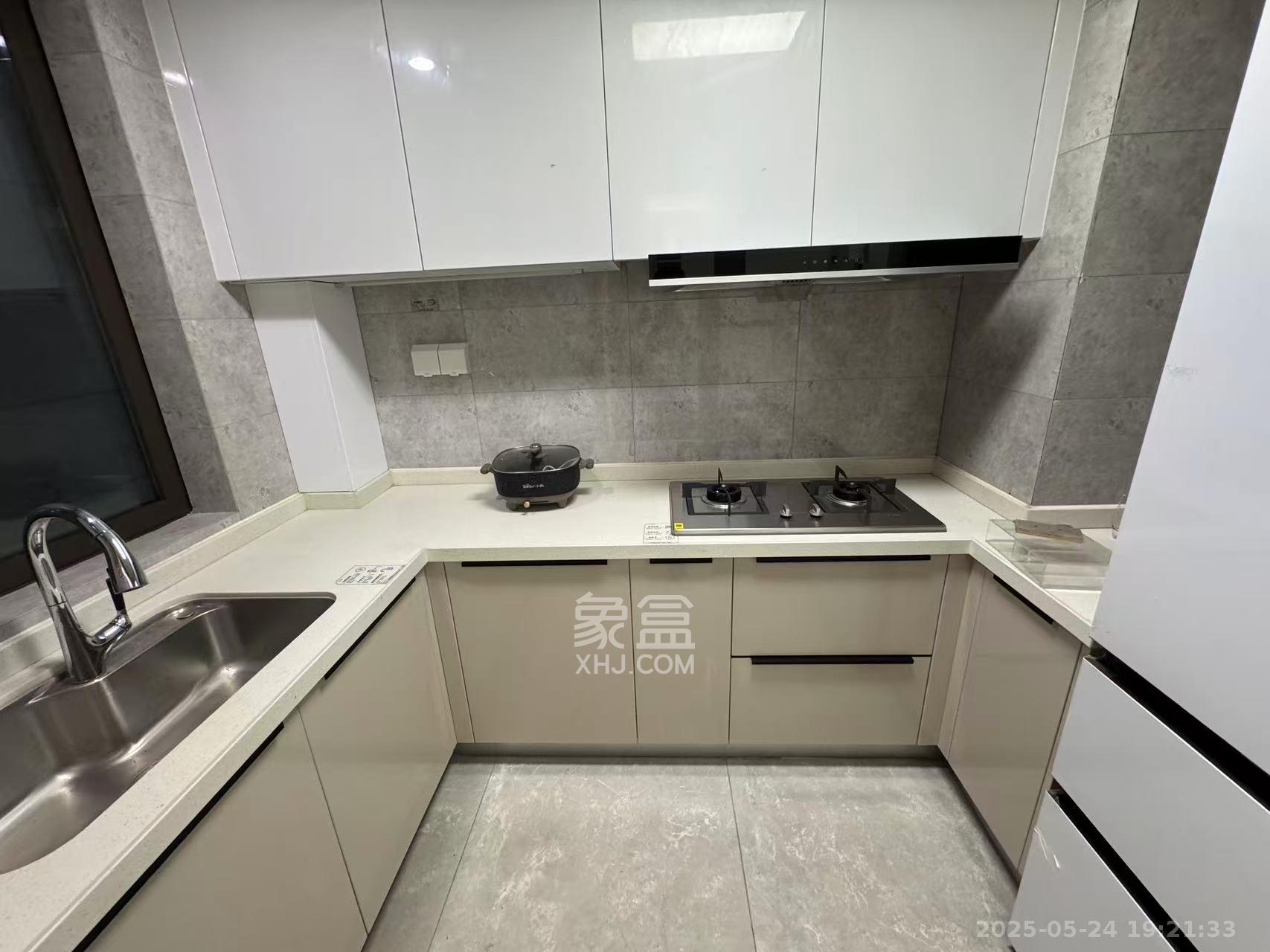 龙湖铂金中心(龙湖春江郦城)  3室1厅1卫    4000.0元/月 龙湖铂金中心(龙湖春江郦城)  3室1厅1卫    4000.0元/月室内图