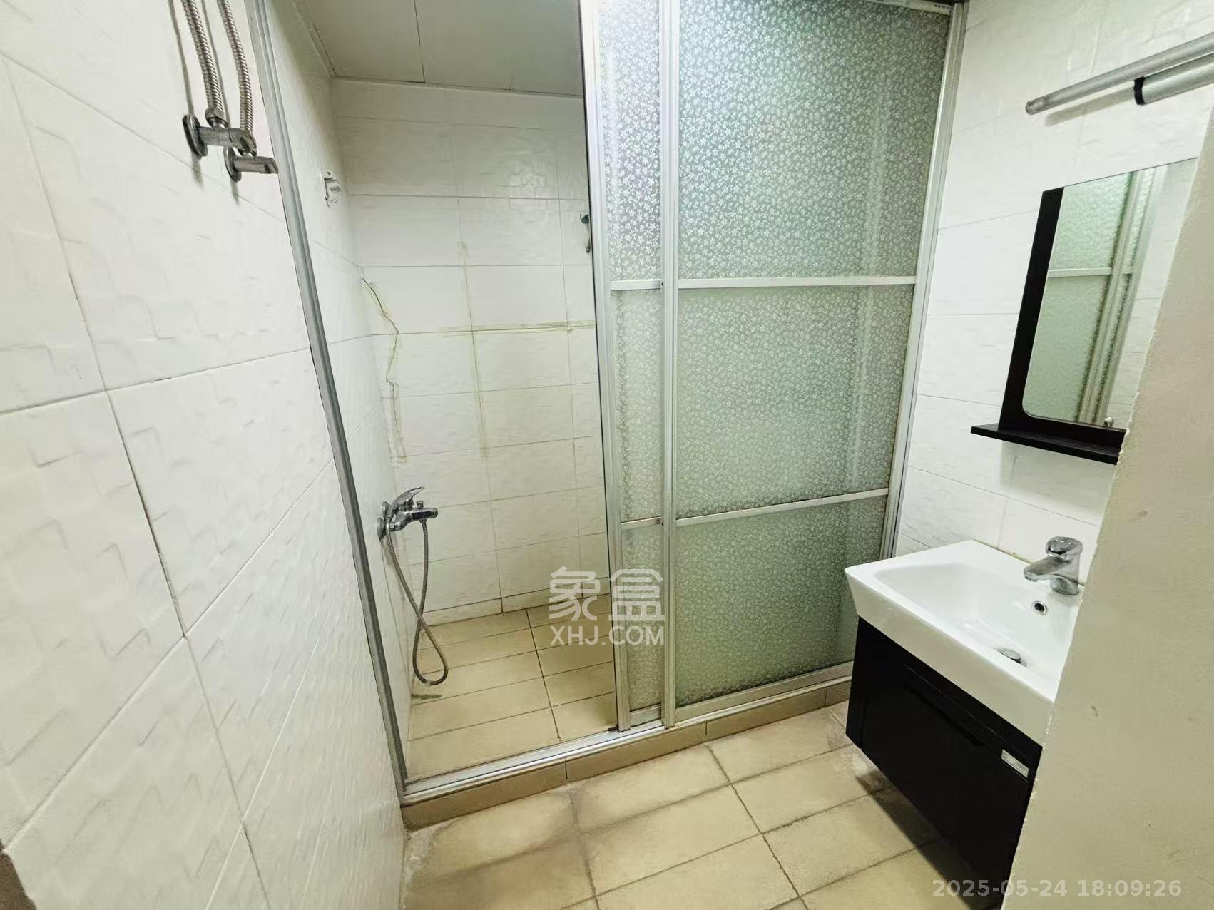 天城湖光山色 2室2厅2卫 1800.00元/月 天城湖光山色 2室2厅2卫 1800.00元/月室内图