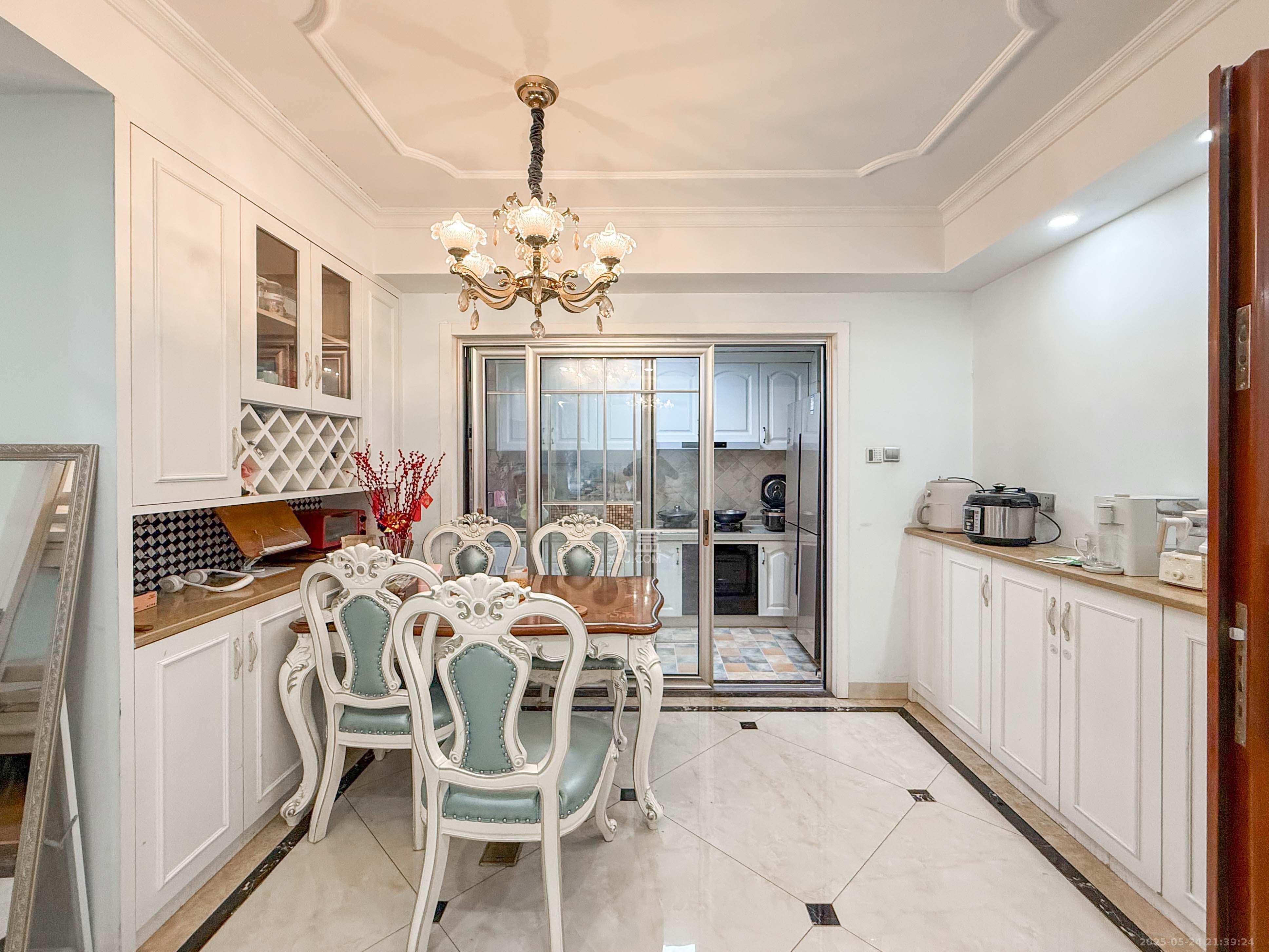 中海梅溪湖壹号  3室2厅1卫    168.0万其他