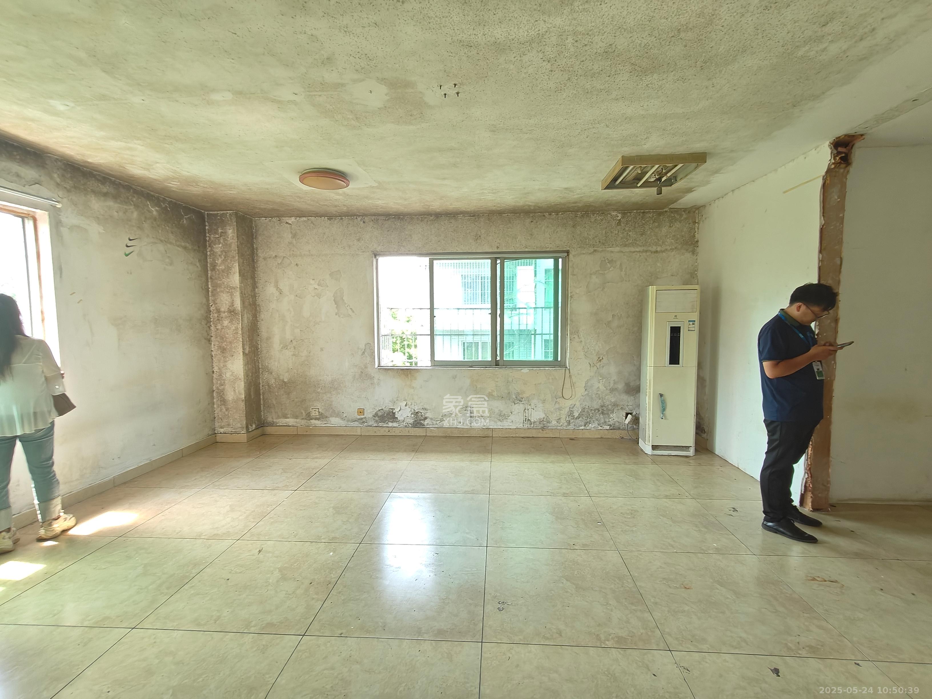 添景阁 2室1厅1卫 2500.0元/月 添景阁 2室1厅1卫 2500.0元/月室内图