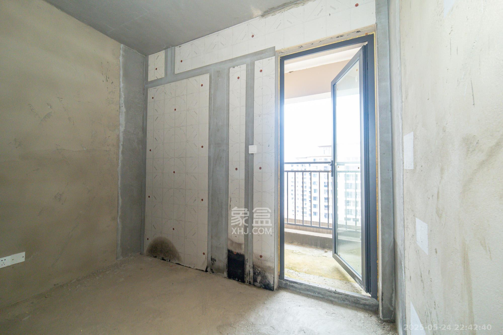 中梁正荣府 4室2厅1卫 113.8万 中梁正荣府 4室2厅1卫 113.8万卧室