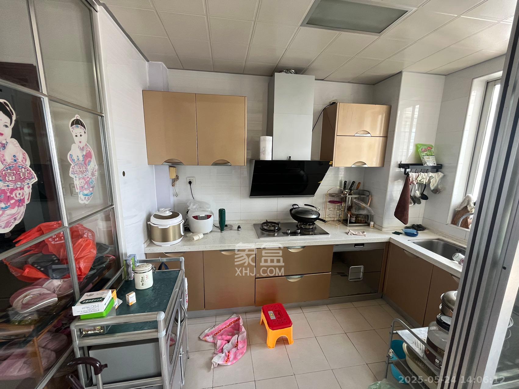 华雅花园  3室2厅2卫    4100.0元/月室内图