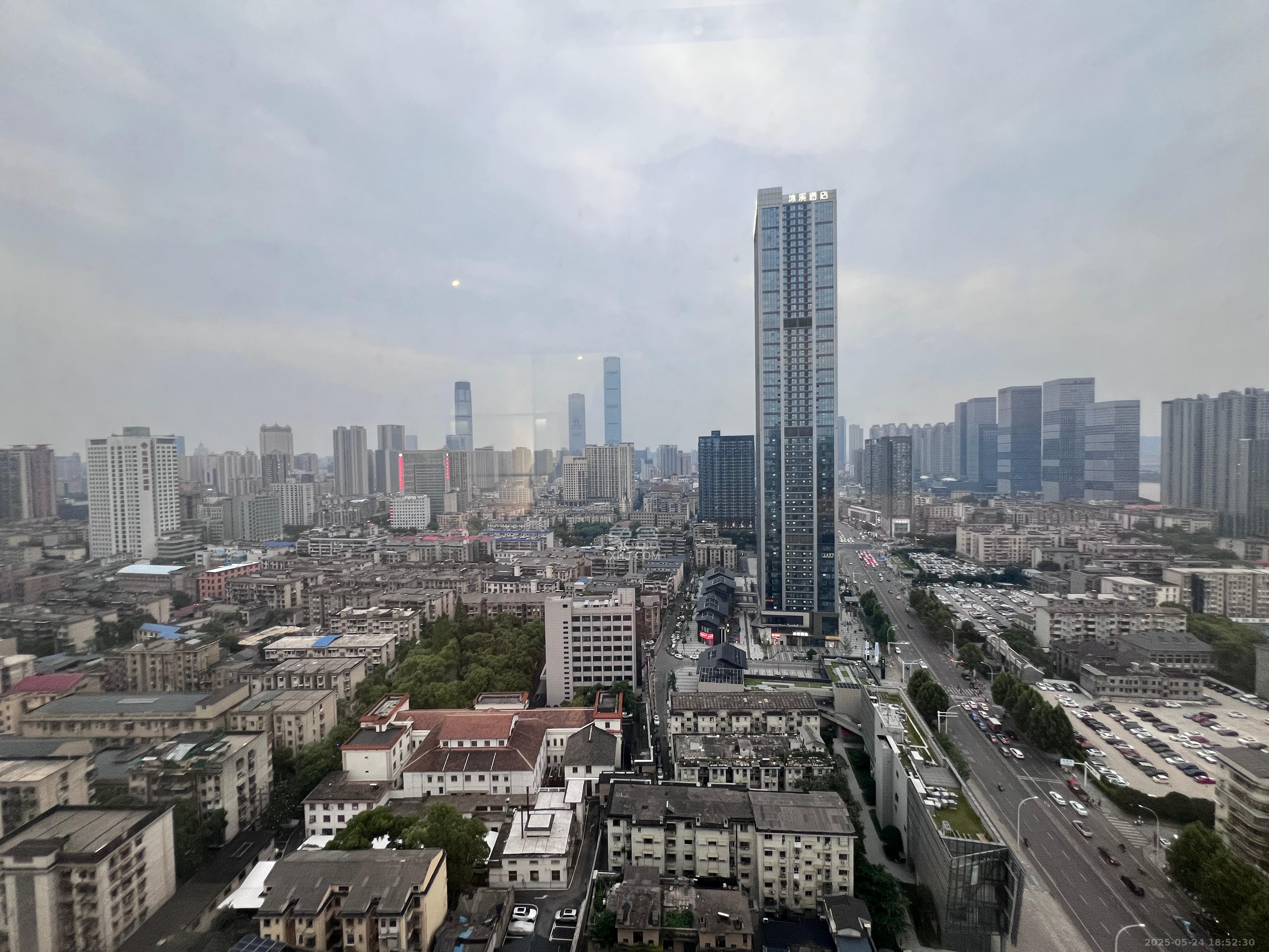 东宸19公馆  1室1厅1卫   2300.00元/月室内图