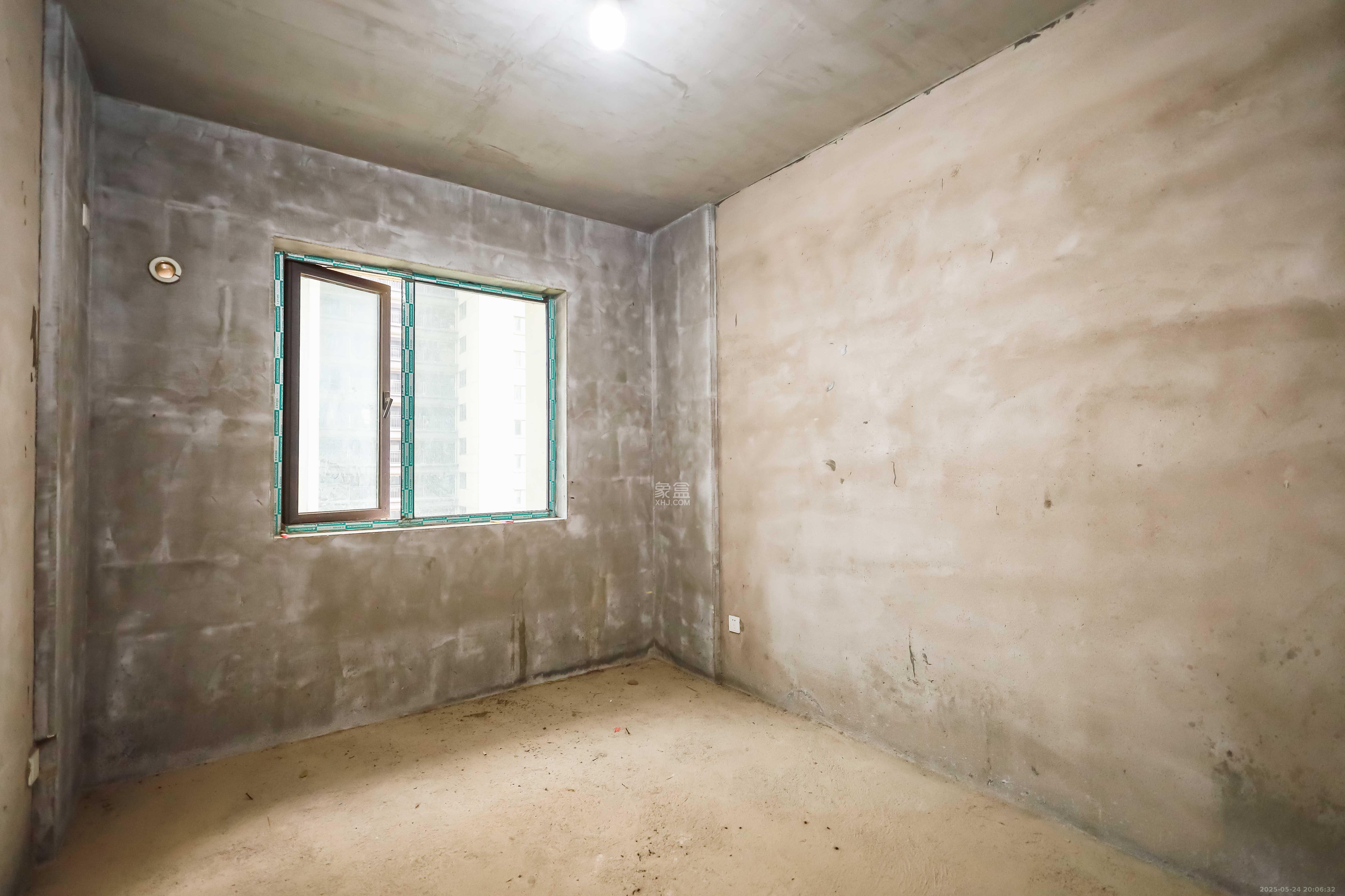 通号岭绣苑 4室2厅2卫 79.8万 通号岭绣苑 4室2厅2卫 79.8万卧室