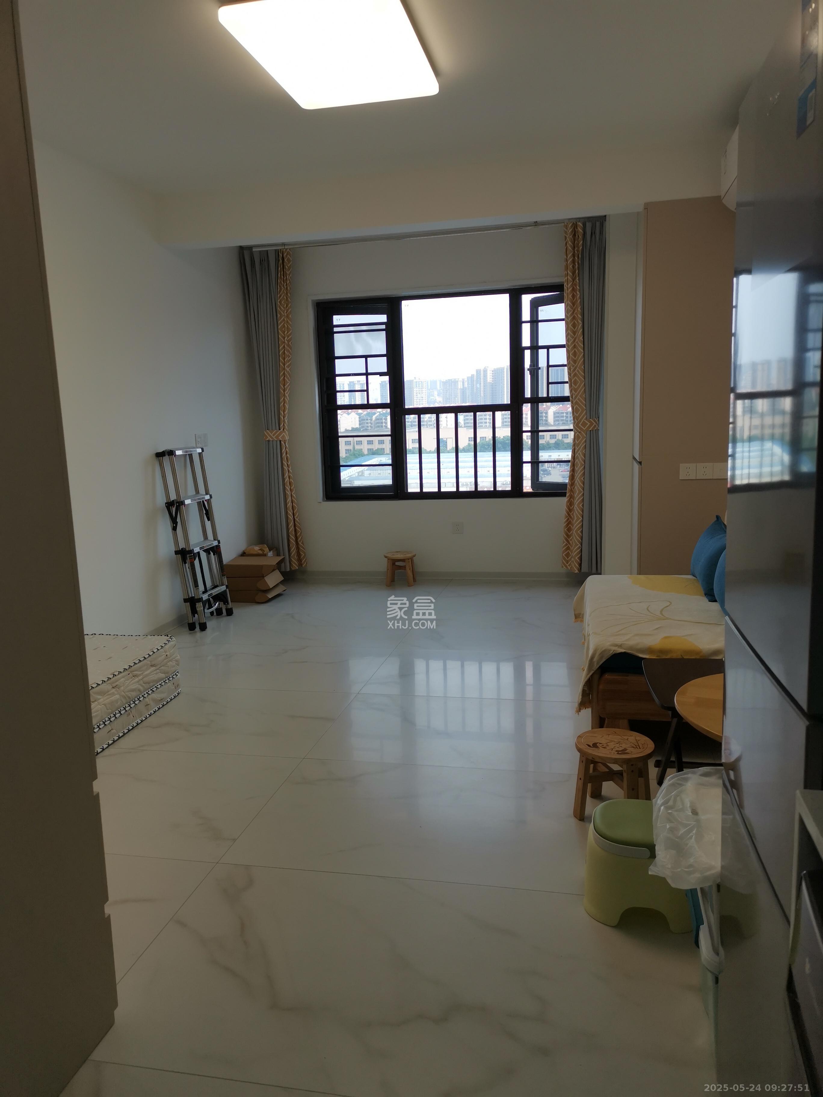 中海珑悦府  1室0厅0卫   1400.00元/月