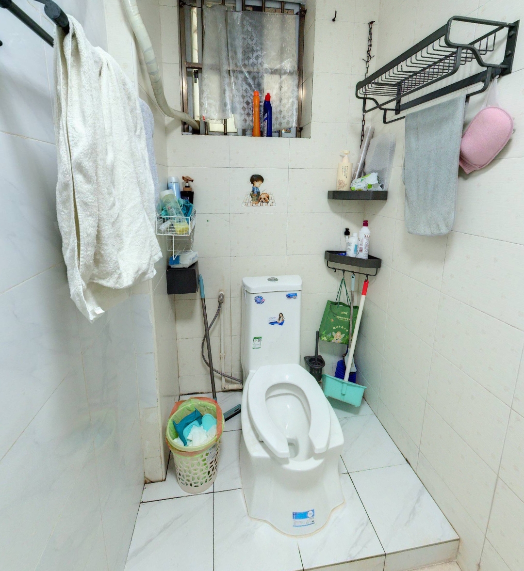 金域湾畔  2室2厅1卫    123.0万 金域湾畔  2室2厅1卫    123.0万客厅