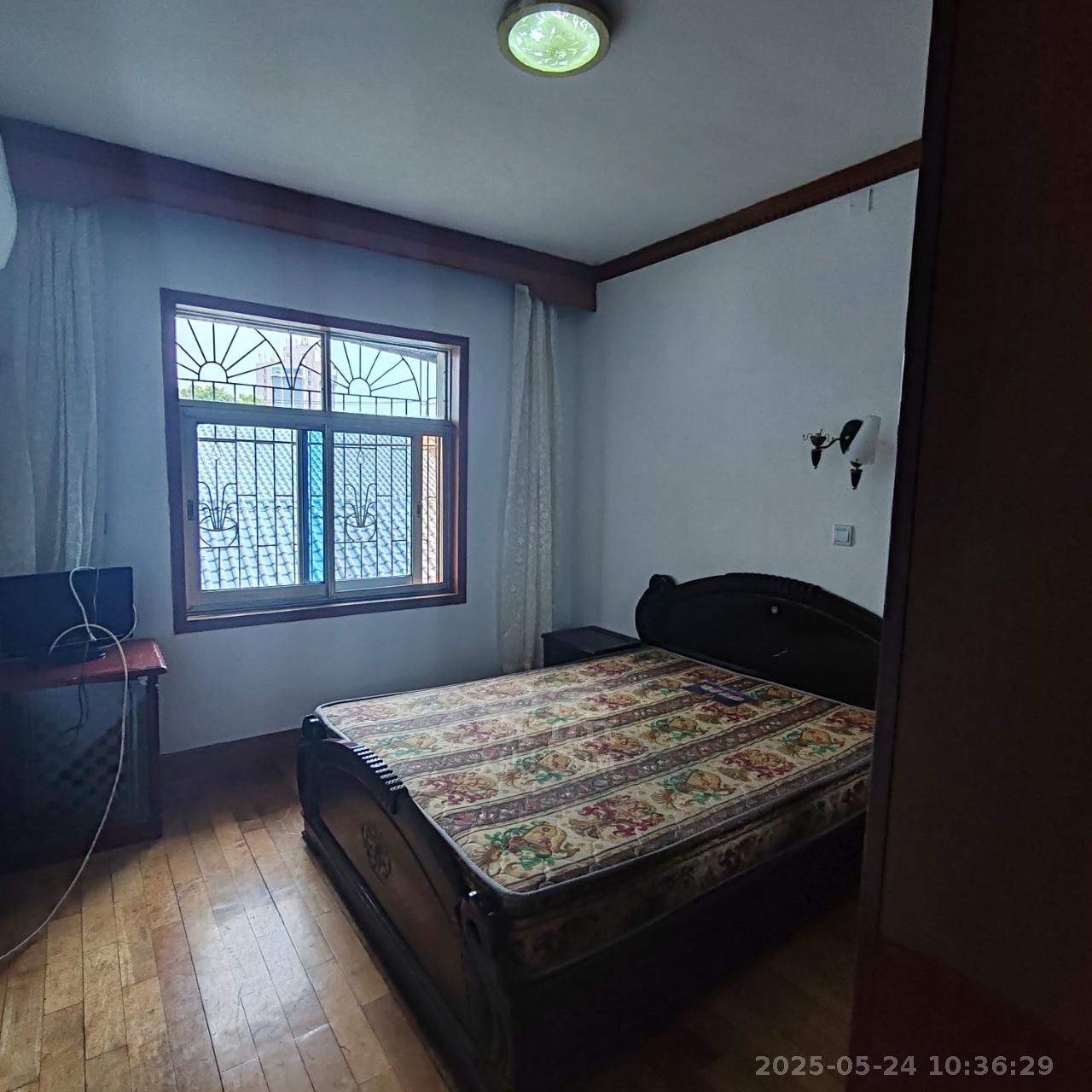 杉木塘生活区  3室2厅2卫   1100.00元/月室内图