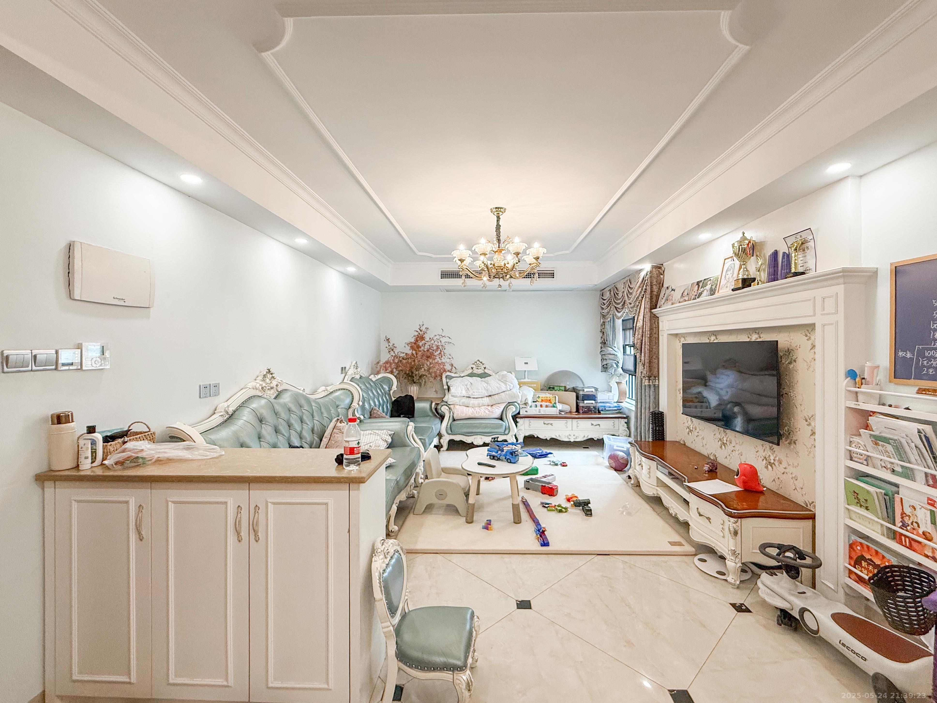 中海梅溪湖壹号  3室2厅1卫    168.0万客厅