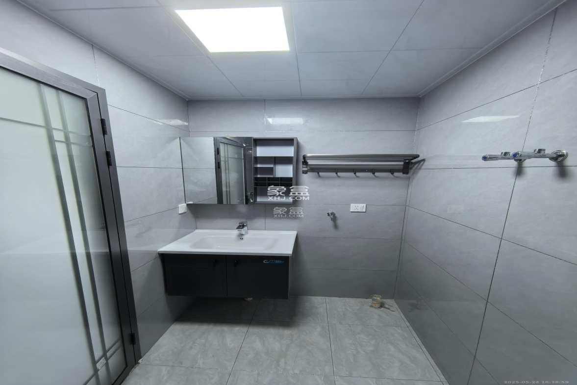 卓越江岸  1室2厅1卫    1800.0元/月 卓越江岸  1室2厅1卫    1800.0元/月室内图