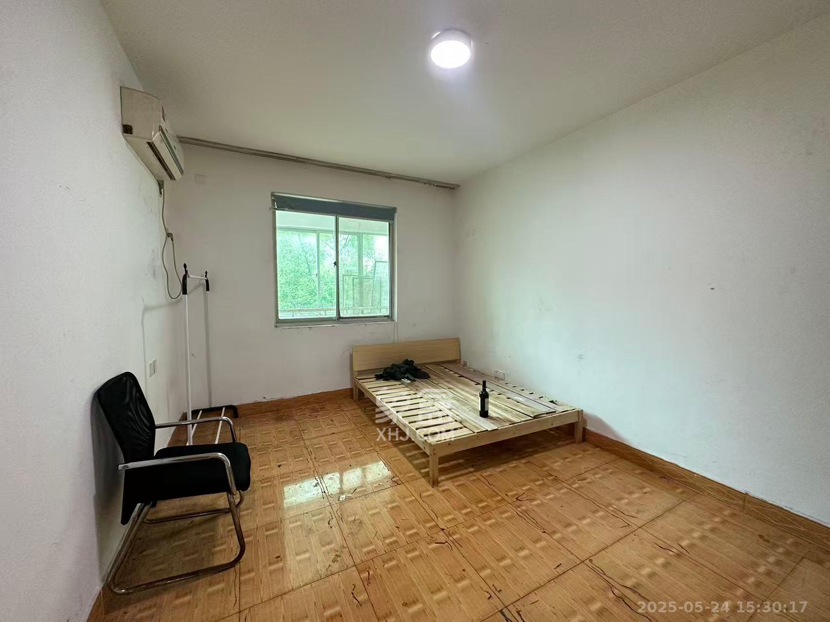 中南汽车世界  3室2厅1卫    1000.0元/月室内图