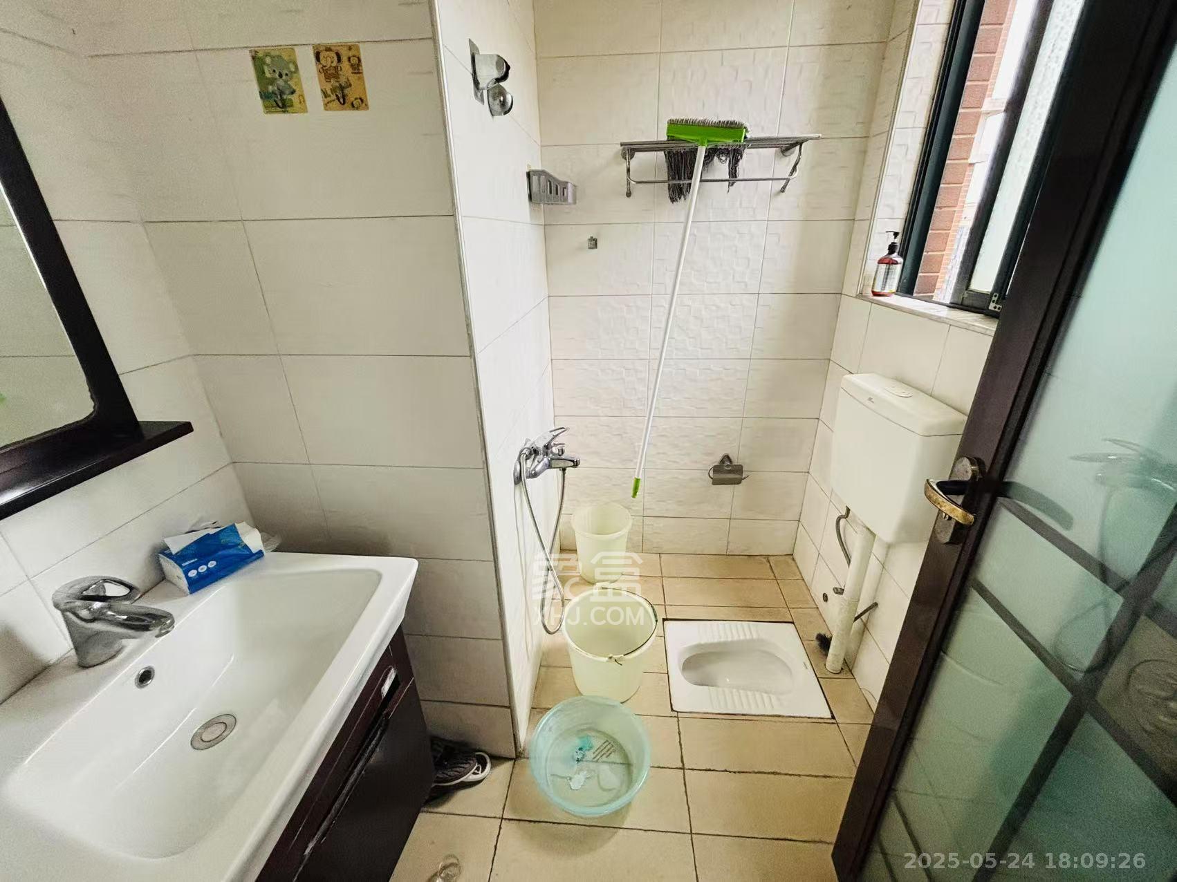 天城湖光山色 2室2厅2卫 1800.00元/月 天城湖光山色 2室2厅2卫 1800.00元/月室内图