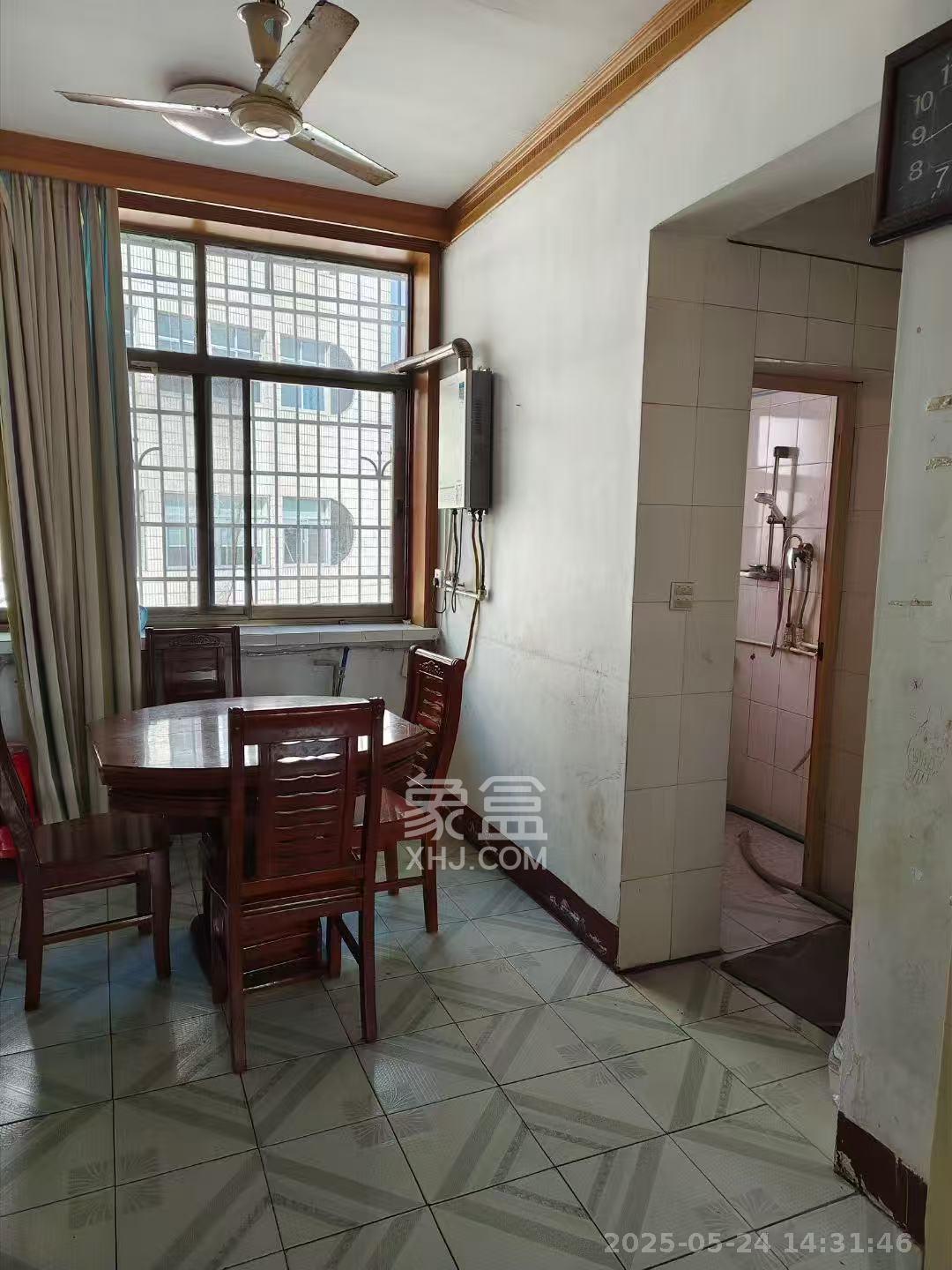 百花安置楼 2室1厅1卫 700.0元/月 百花安置楼 2室1厅1卫 700.0元/月室内图