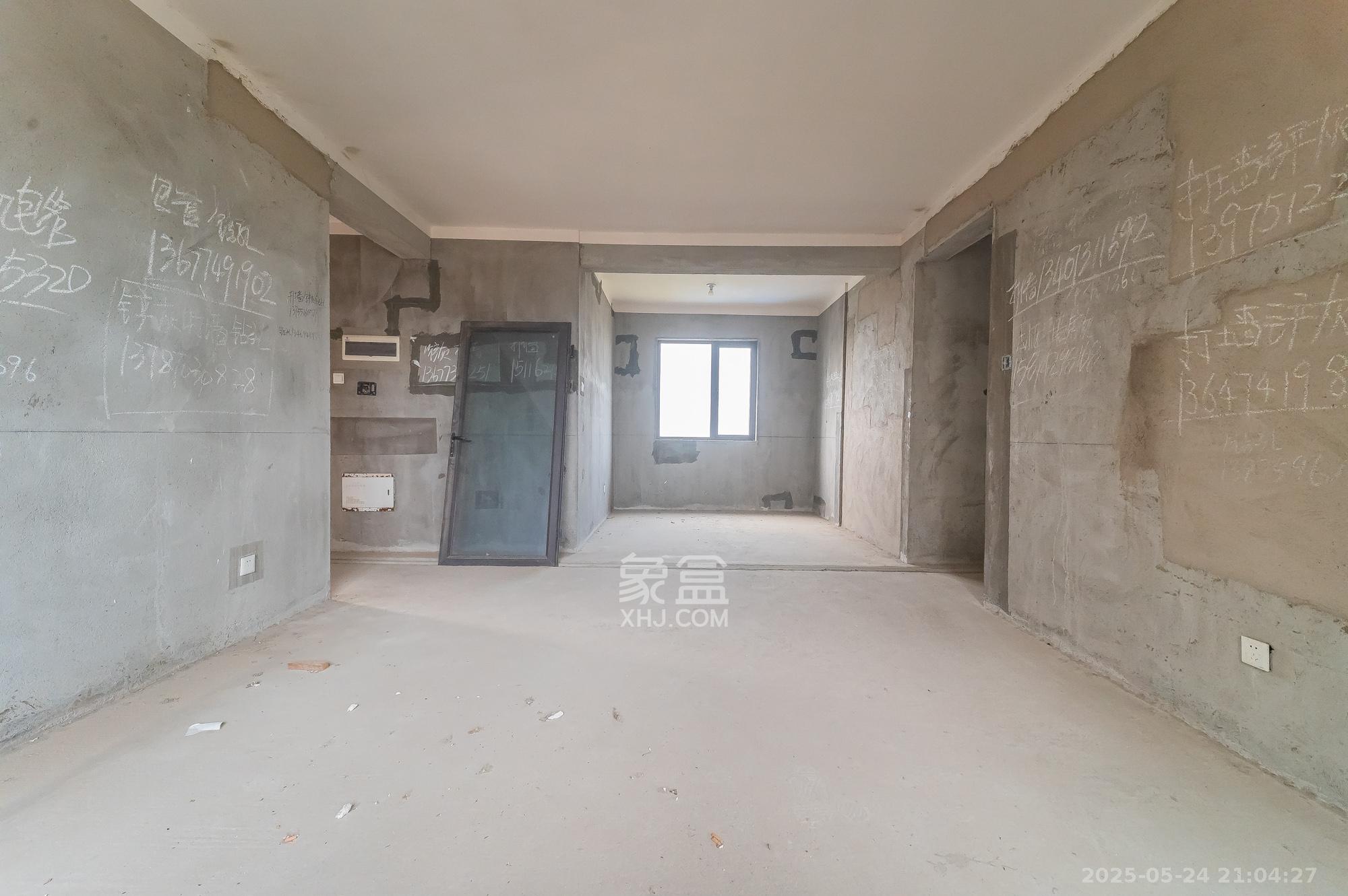 星湖湾二期高层  4室2厅2卫    93.8万 星湖湾二期高层  4室2厅2卫    93.8万客厅