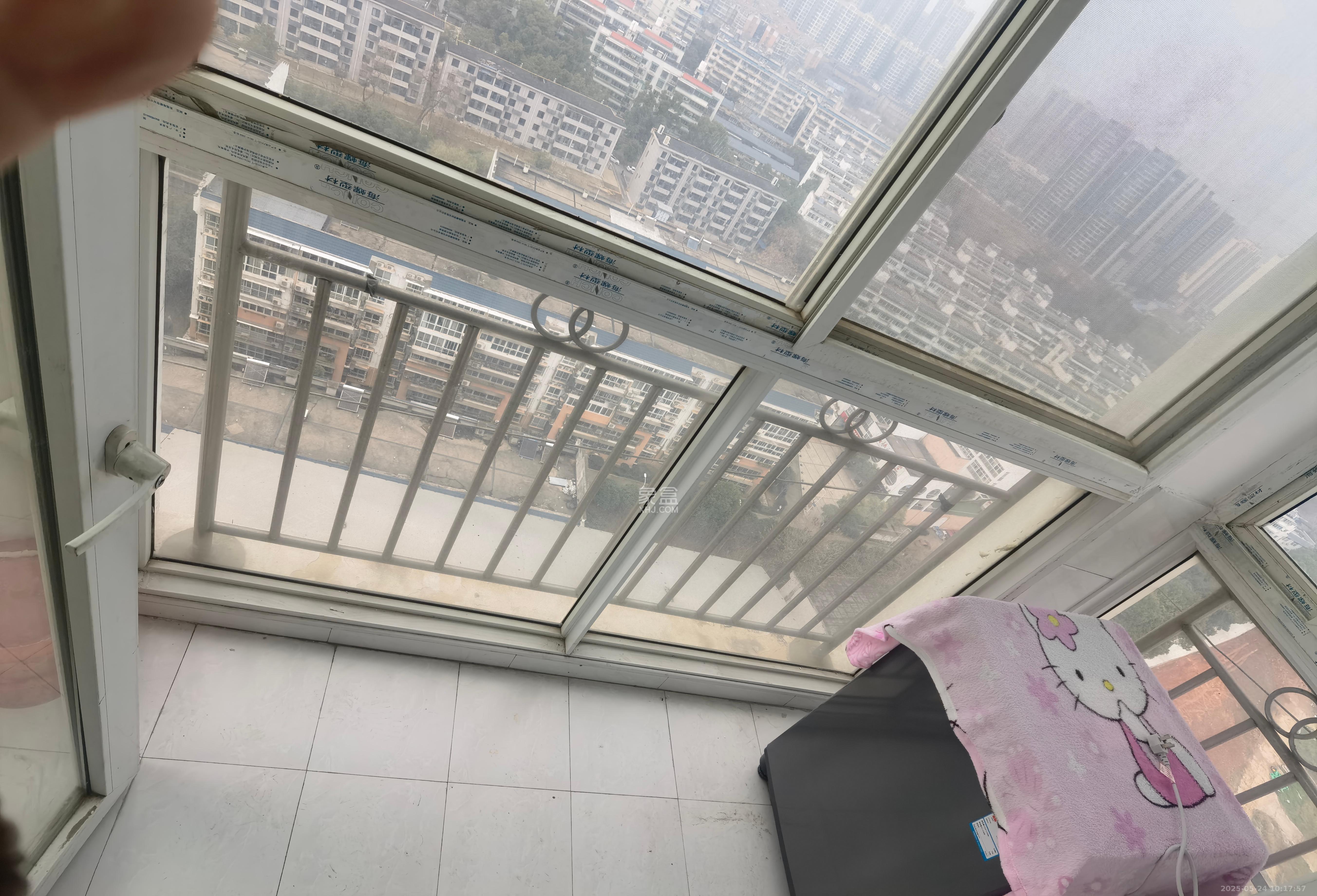 科大景园  3室2厅1卫   1800.00元/月室内图