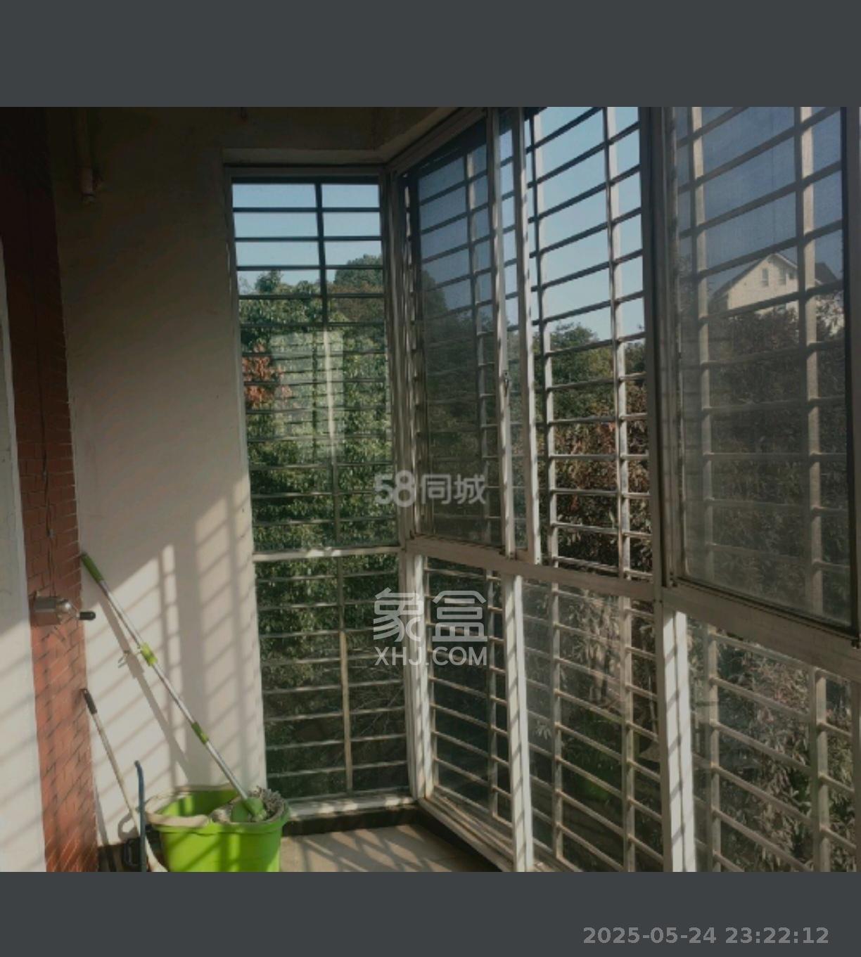 青竹湖畔 3室2厅2卫 2500.0元/月 青竹湖畔 3室2厅2卫 2500.0元/月室内图