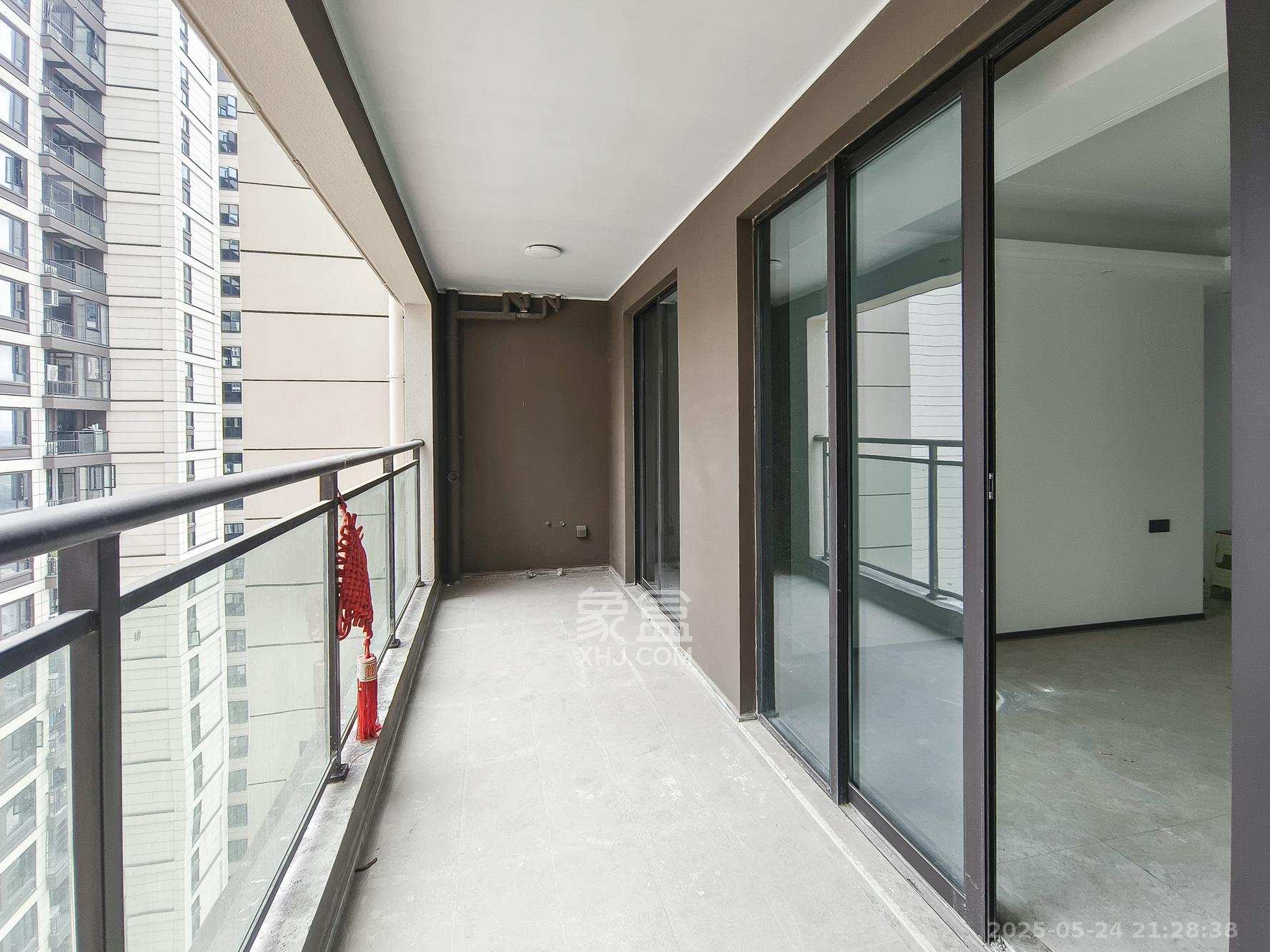 荣盛锦绣学府  4室2厅2卫    110.0万 荣盛锦绣学府  4室2厅2卫    110.0万阳台