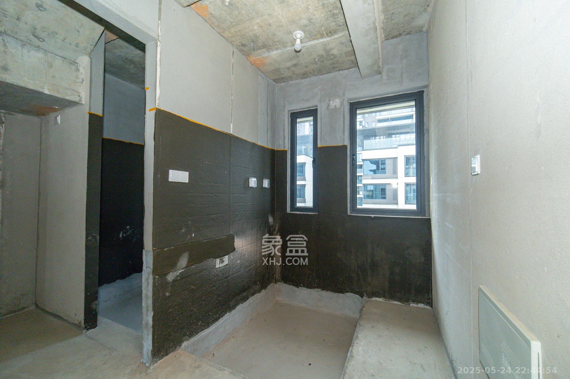 三一云谷  4室2厅3卫    248.0万 三一云谷  4室2厅3卫    248.0万卫生间