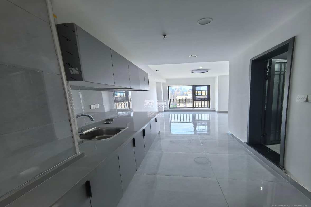 卓越江岸  1室2厅1卫    1800.0元/月 卓越江岸  1室2厅1卫    1800.0元/月室内图