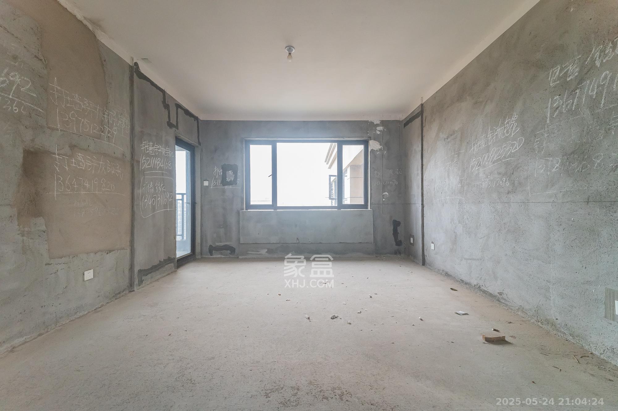 星湖湾二期高层  4室2厅2卫    93.8万 星湖湾二期高层  4室2厅2卫    93.8万客厅