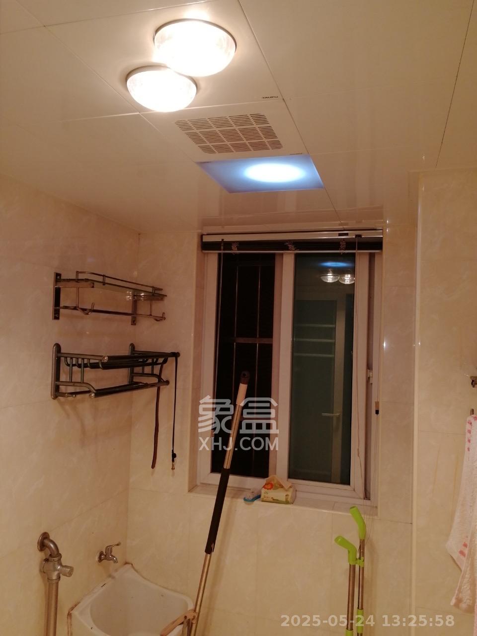 阳光新城  2室1厅1卫   2300.00元/月室内图