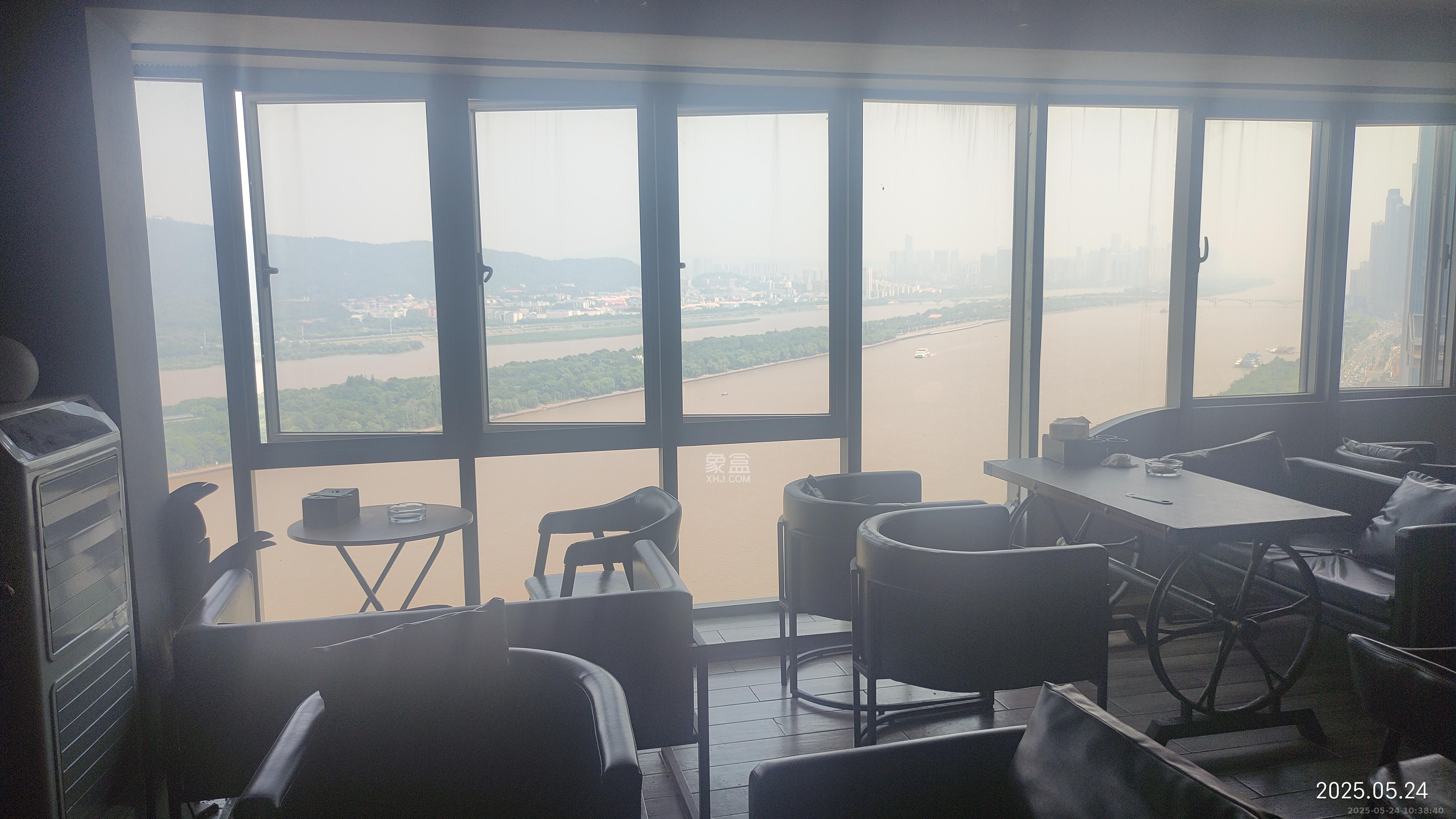 保利国际广场 1室1厅1卫 5600.0元/月 保利国际广场 1室1厅1卫 5600.0元/月室内图