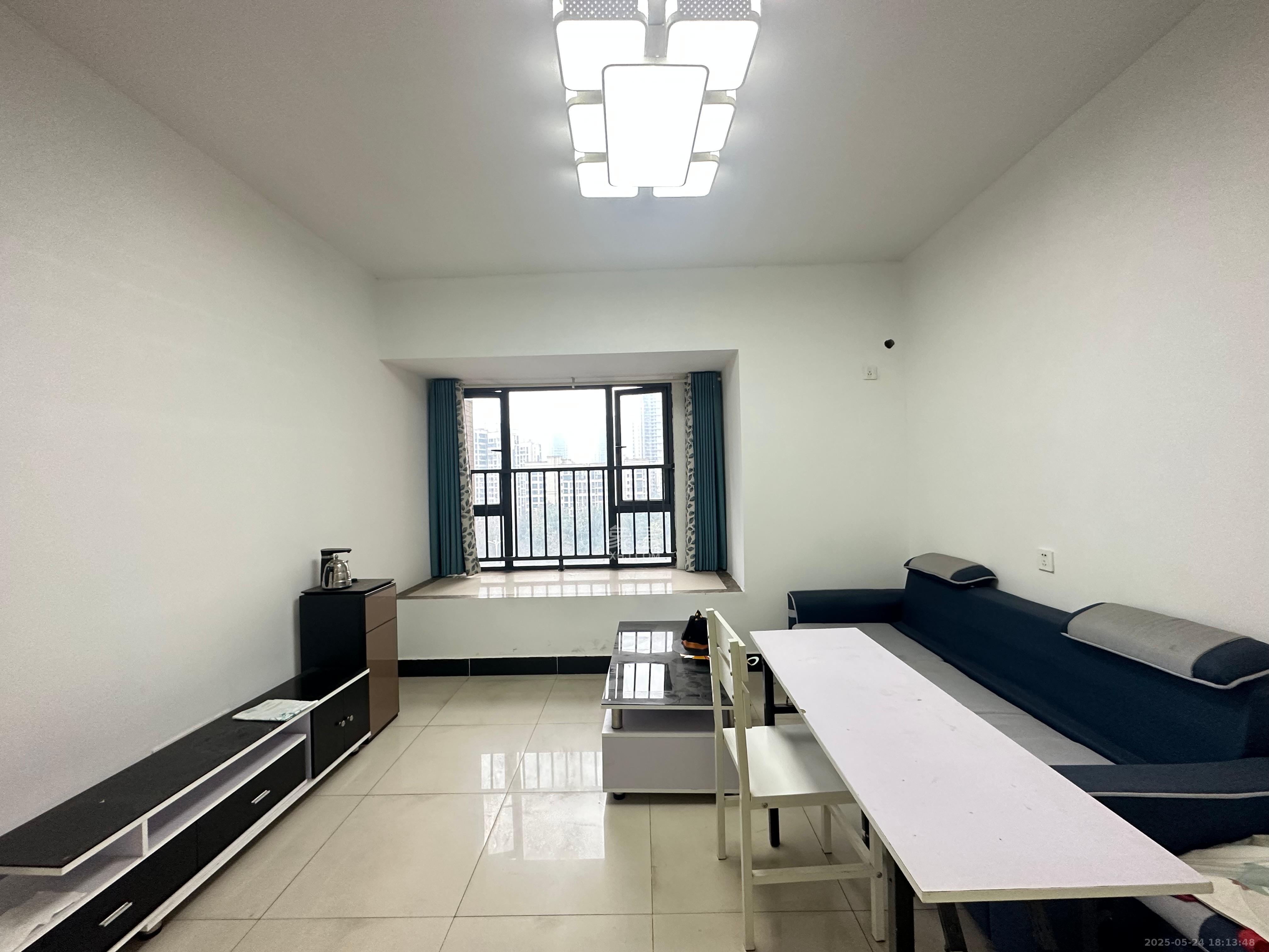 荣盛花语馨苑  3室1厅1卫   2300.00元/月室内图