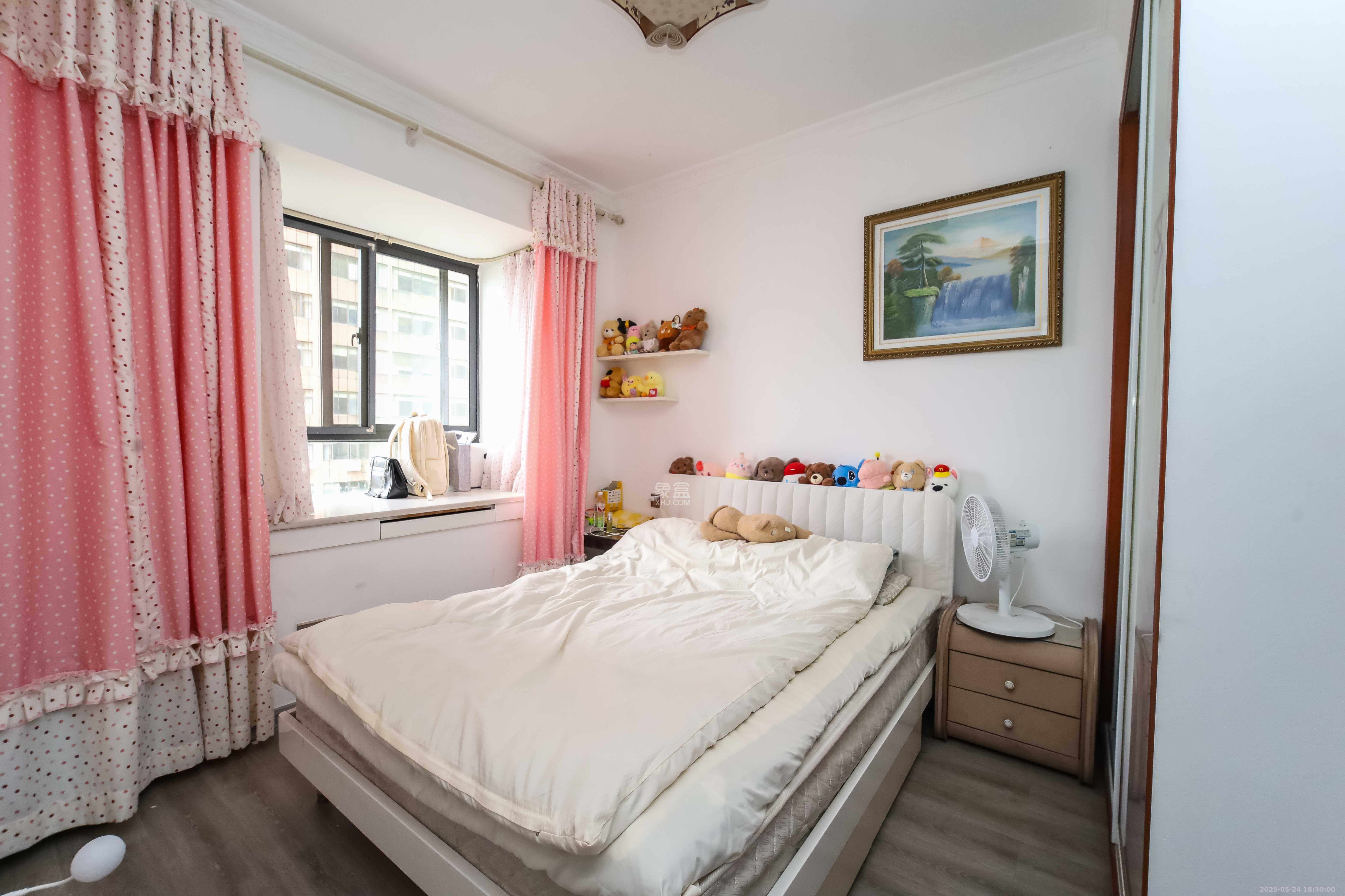 锦湘国际星城三期(锦绣苑) 3室2厅2卫 95.0万 锦湘国际星城三期(锦绣苑) 3室2厅2卫 95.0万卧室