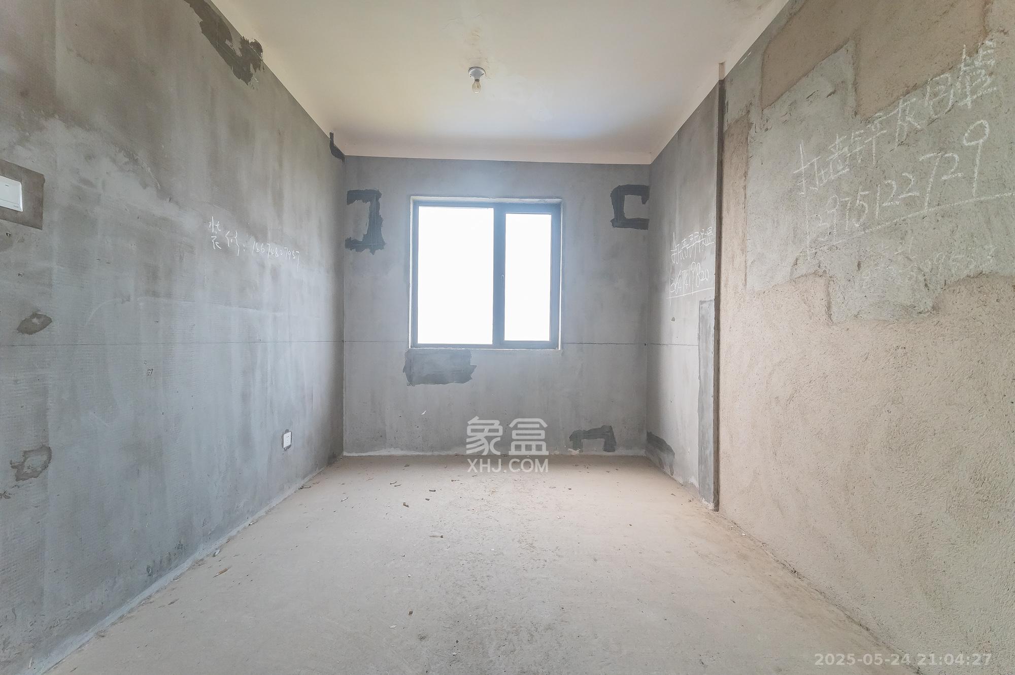 星湖湾二期高层  4室2厅2卫    93.8万 星湖湾二期高层  4室2厅2卫    93.8万客厅