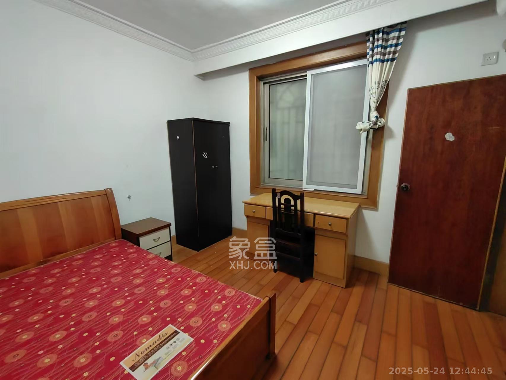 物资厅宿舍(五一大道) 3室2厅1卫 2800.0元/月 物资厅宿舍(五一大道) 3室2厅1卫 2800.0元/月室内图