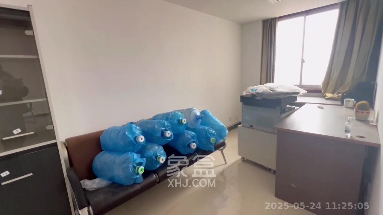 高桥现代商贸城  6室1厅1卫    4200.0元/月 高桥现代商贸城  6室1厅1卫    4200.0元/月室内图