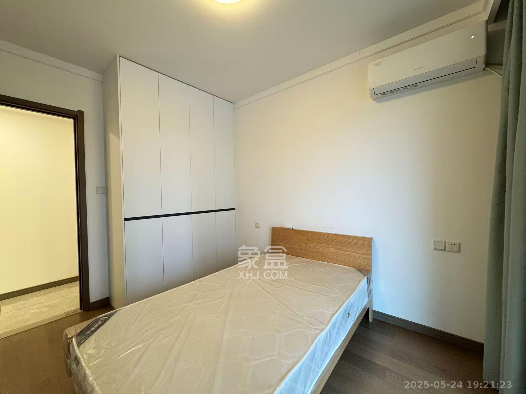 龙湖铂金中心(龙湖春江郦城)  3室1厅1卫    4000.0元/月 龙湖铂金中心(龙湖春江郦城)  3室1厅1卫    4000.0元/月室内图