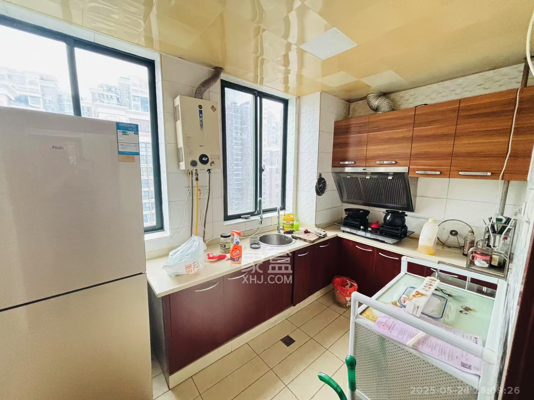 天城湖光山色 2室2厅2卫 1800.00元/月 天城湖光山色 2室2厅2卫 1800.00元/月室内图