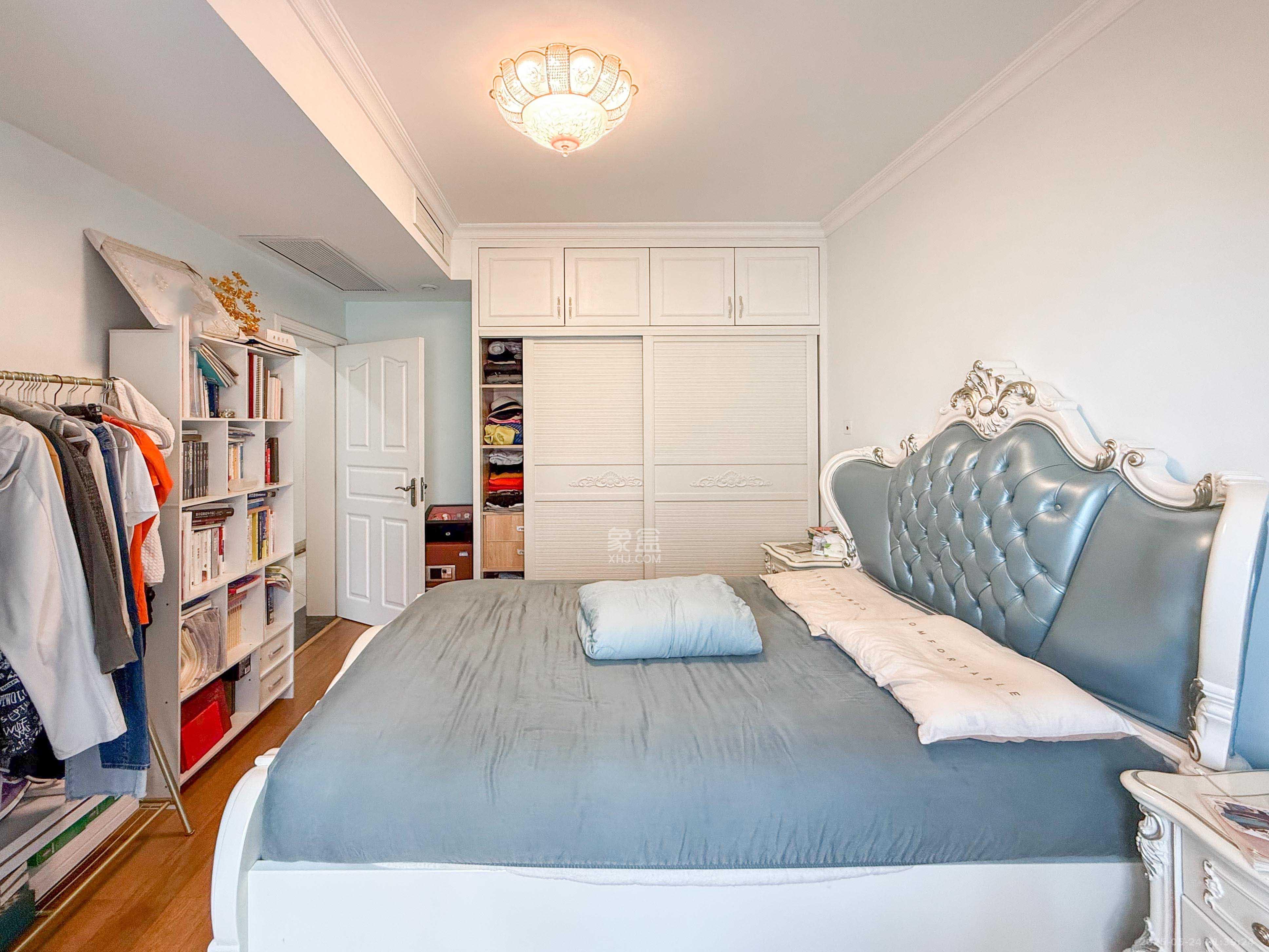 中海梅溪湖壹号  3室2厅1卫    168.0万卧室