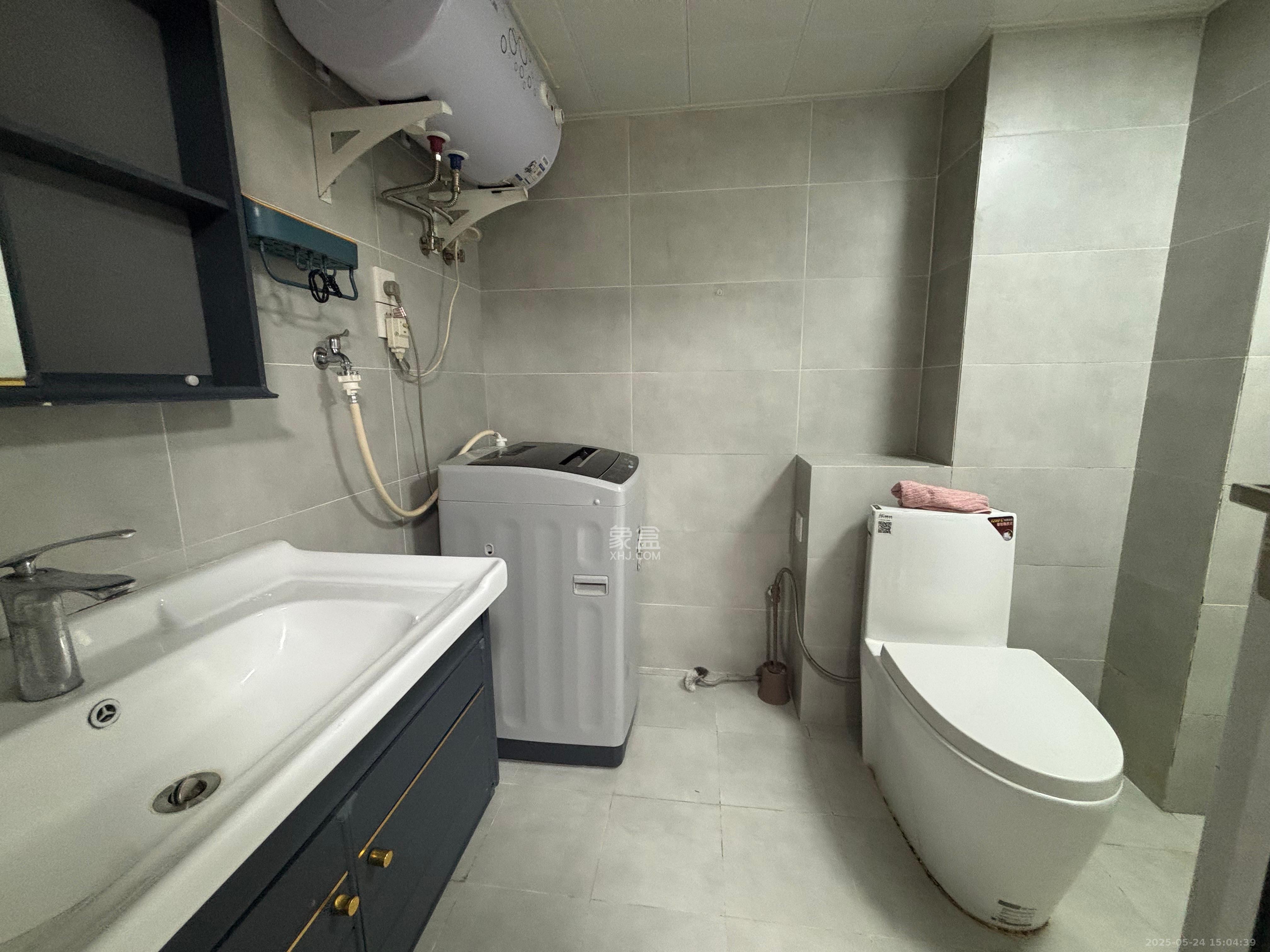 芙蓉万国城MOMA(卓越汇富苑) 1室1厅1卫 2100.0元/月 芙蓉万国城MOMA(卓越汇富苑) 1室1厅1卫 2100.0元/月室内图