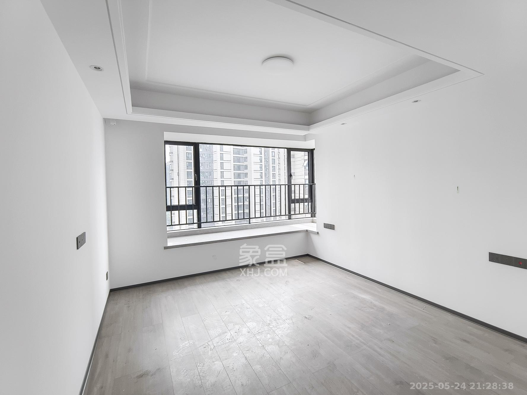 荣盛锦绣学府  4室2厅2卫    110.0万 荣盛锦绣学府  4室2厅2卫    110.0万卧室