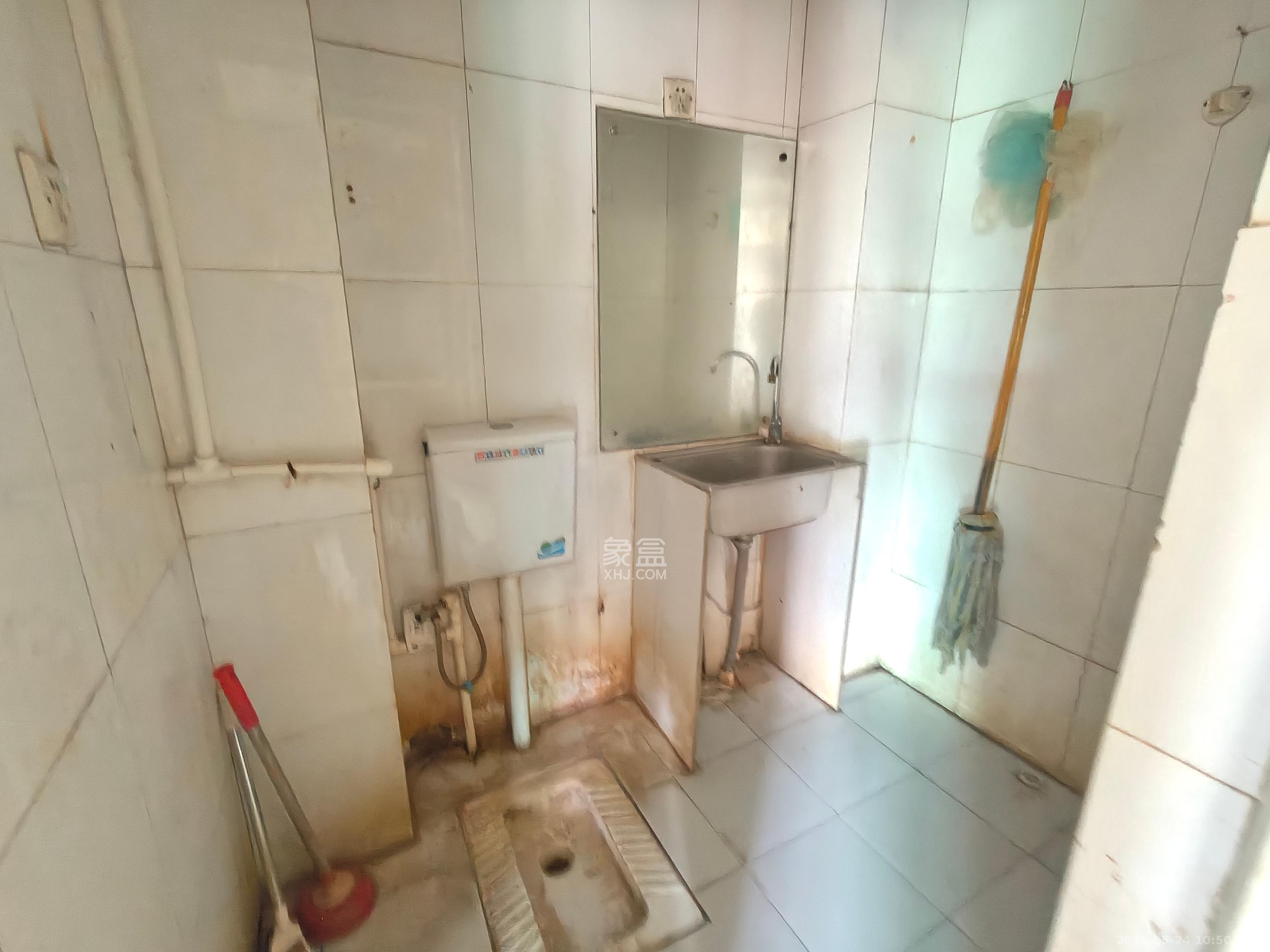 添景阁 2室1厅1卫 2500.0元/月 添景阁 2室1厅1卫 2500.0元/月室内图