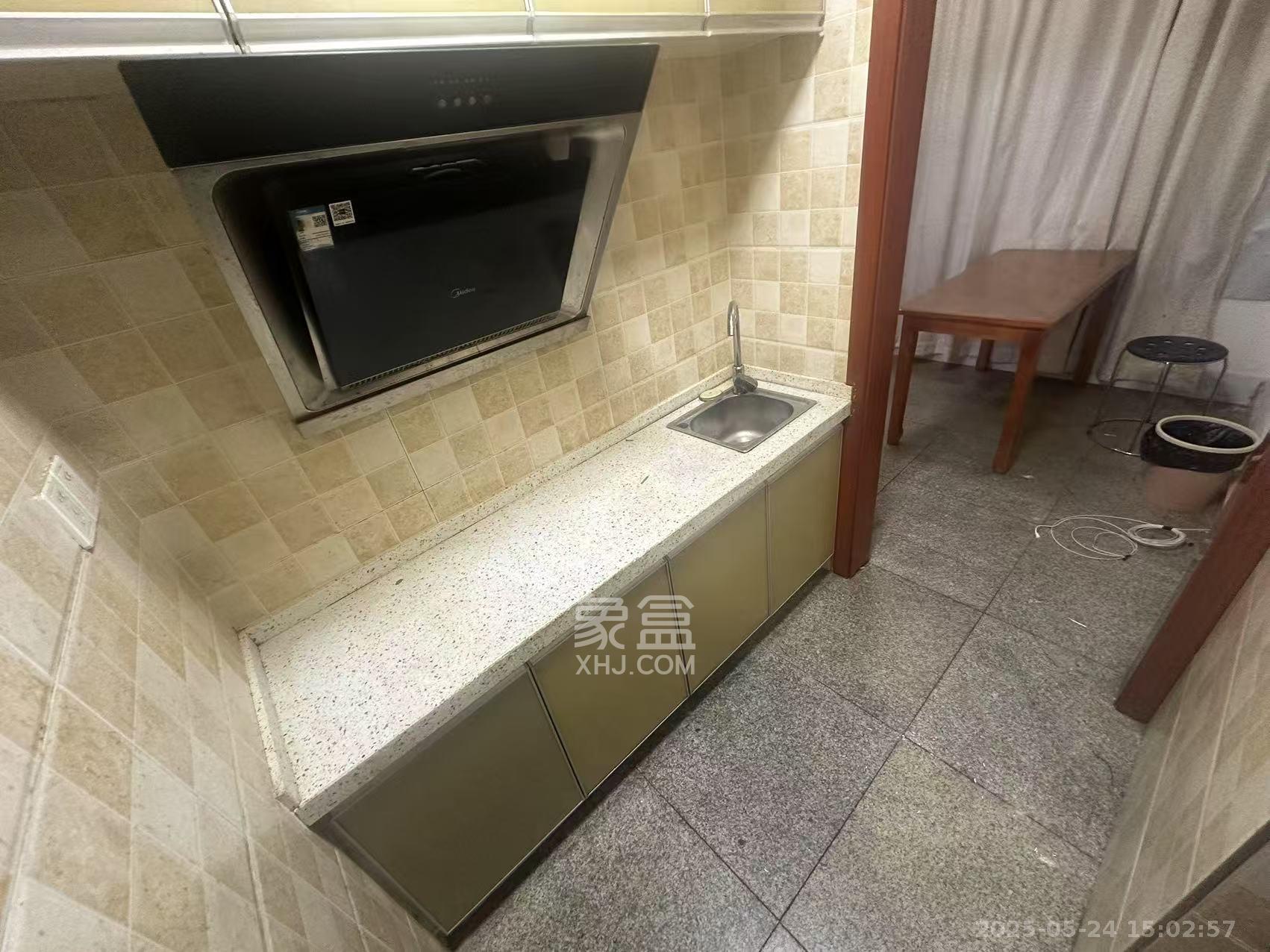 涧塘小区 1室1厅1卫 1080.0元/月 涧塘小区 1室1厅1卫 1080.0元/月室内图