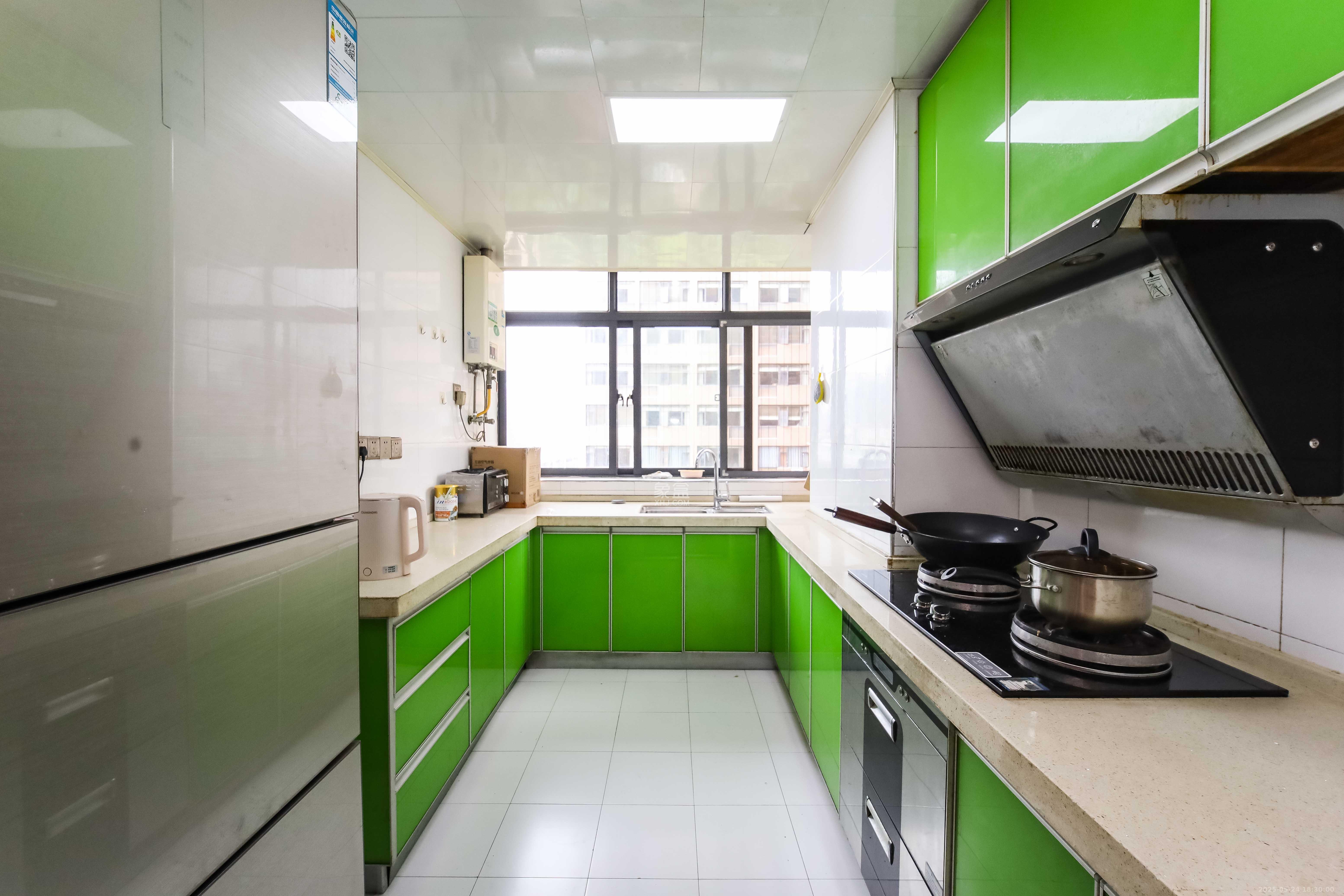 锦湘国际星城三期(锦绣苑) 3室2厅2卫 95.0万 锦湘国际星城三期(锦绣苑) 3室2厅2卫 95.0万厨房