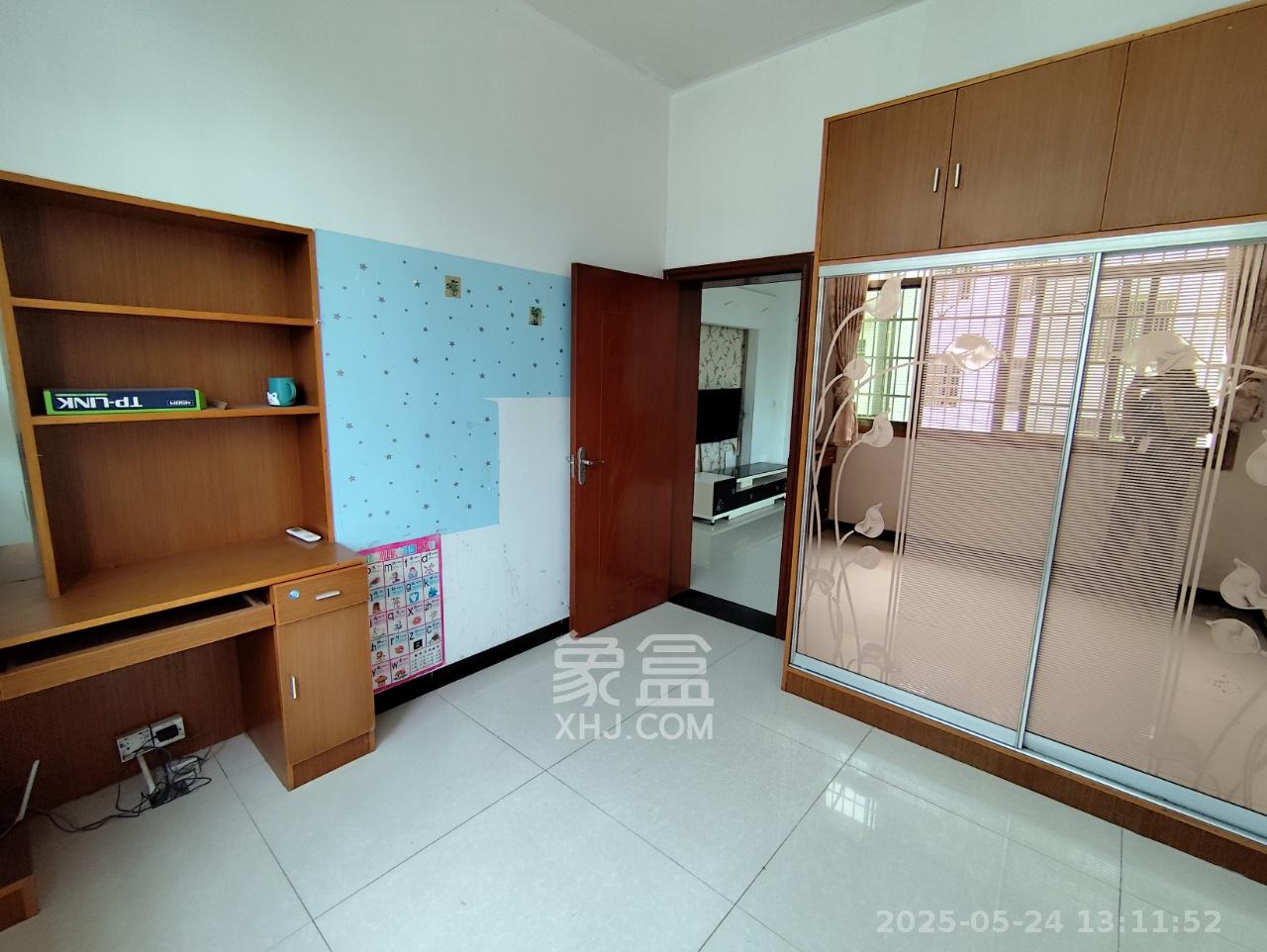 柏家塘小区  3室1厅1卫   2100.00元/月室内图