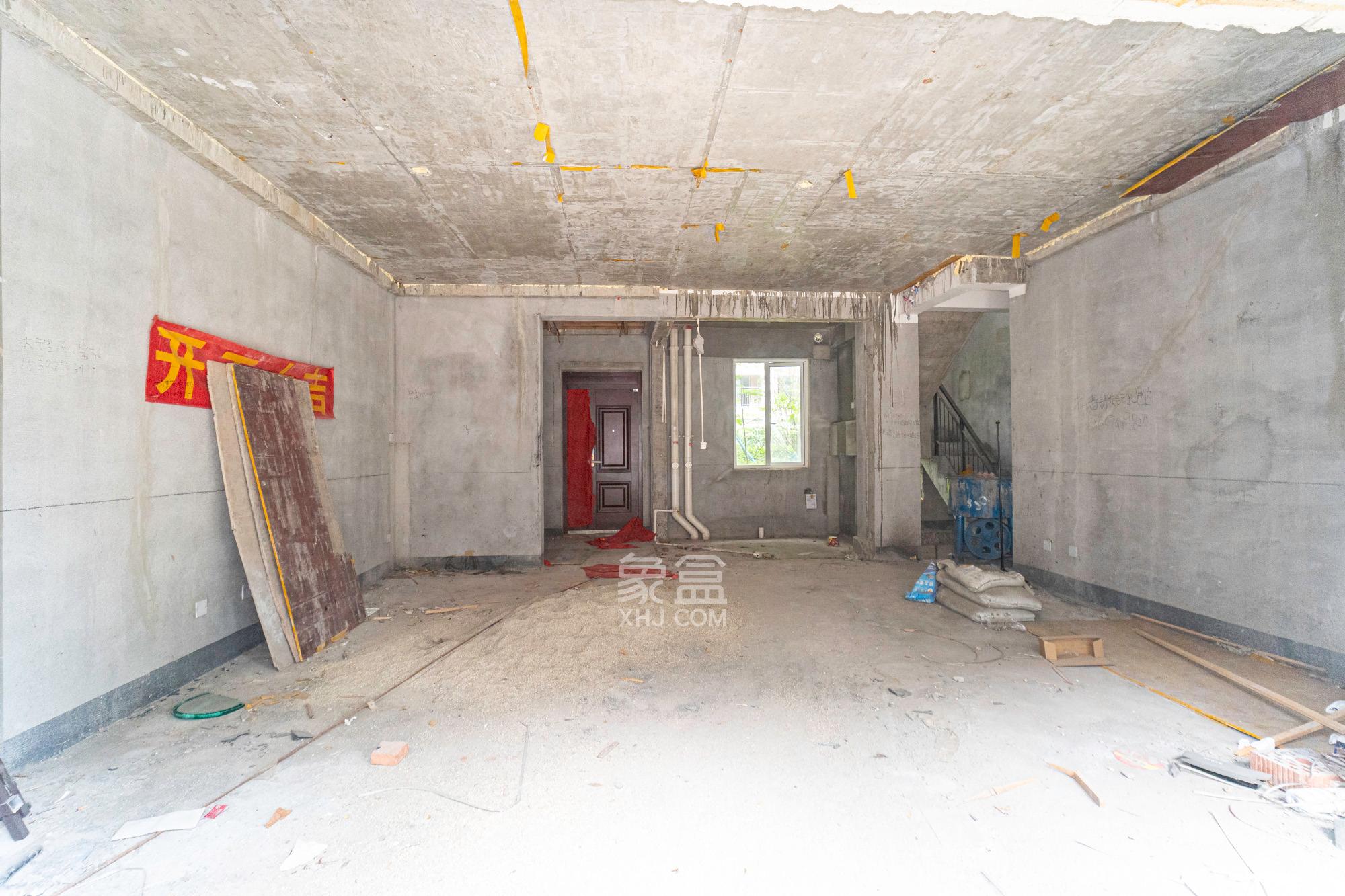 金地艺境  4室2厅2卫    198.8万客厅