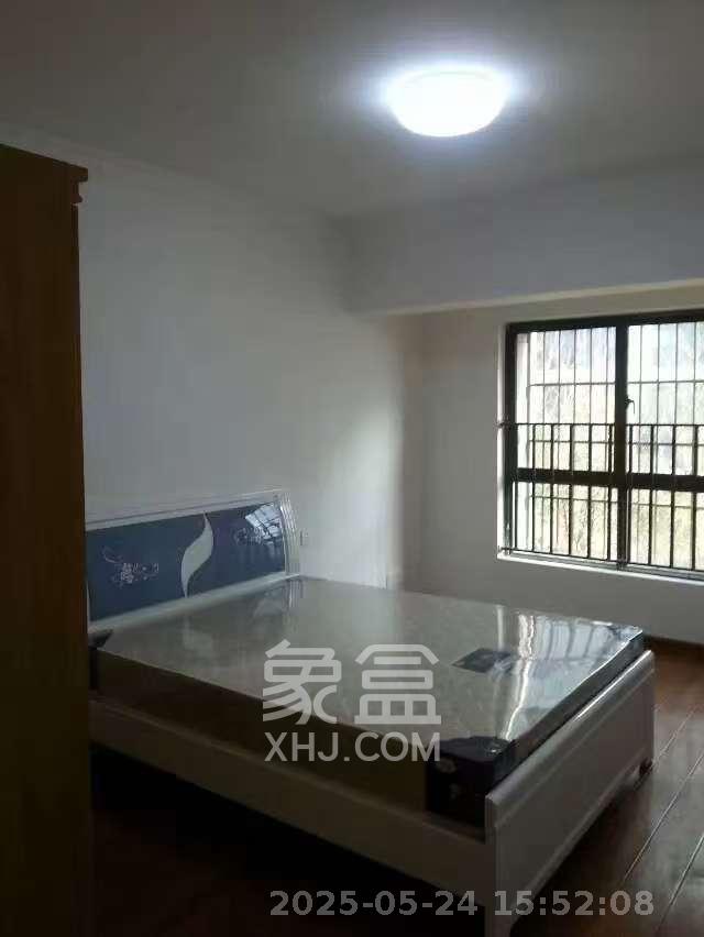 绿地中央广场  2室1厅1卫    2200.0元/月室内图