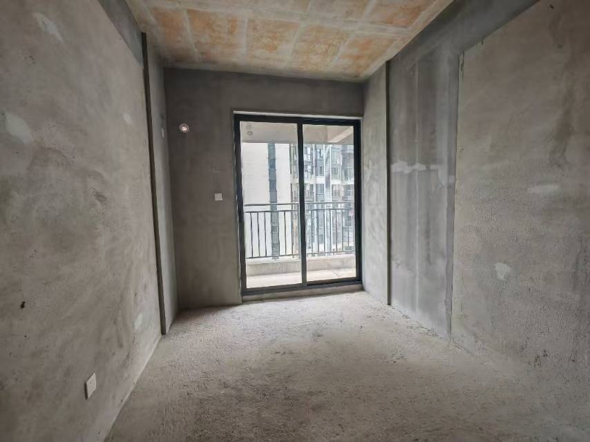 中建凤栖台  3室2厅1卫   39.80万客厅