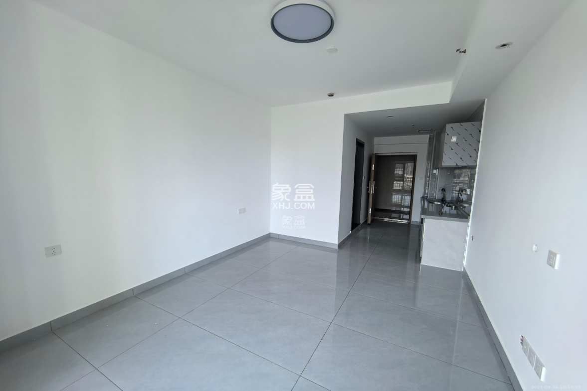 卓越江岸  1室2厅1卫    1800.0元/月 卓越江岸  1室2厅1卫    1800.0元/月室内图