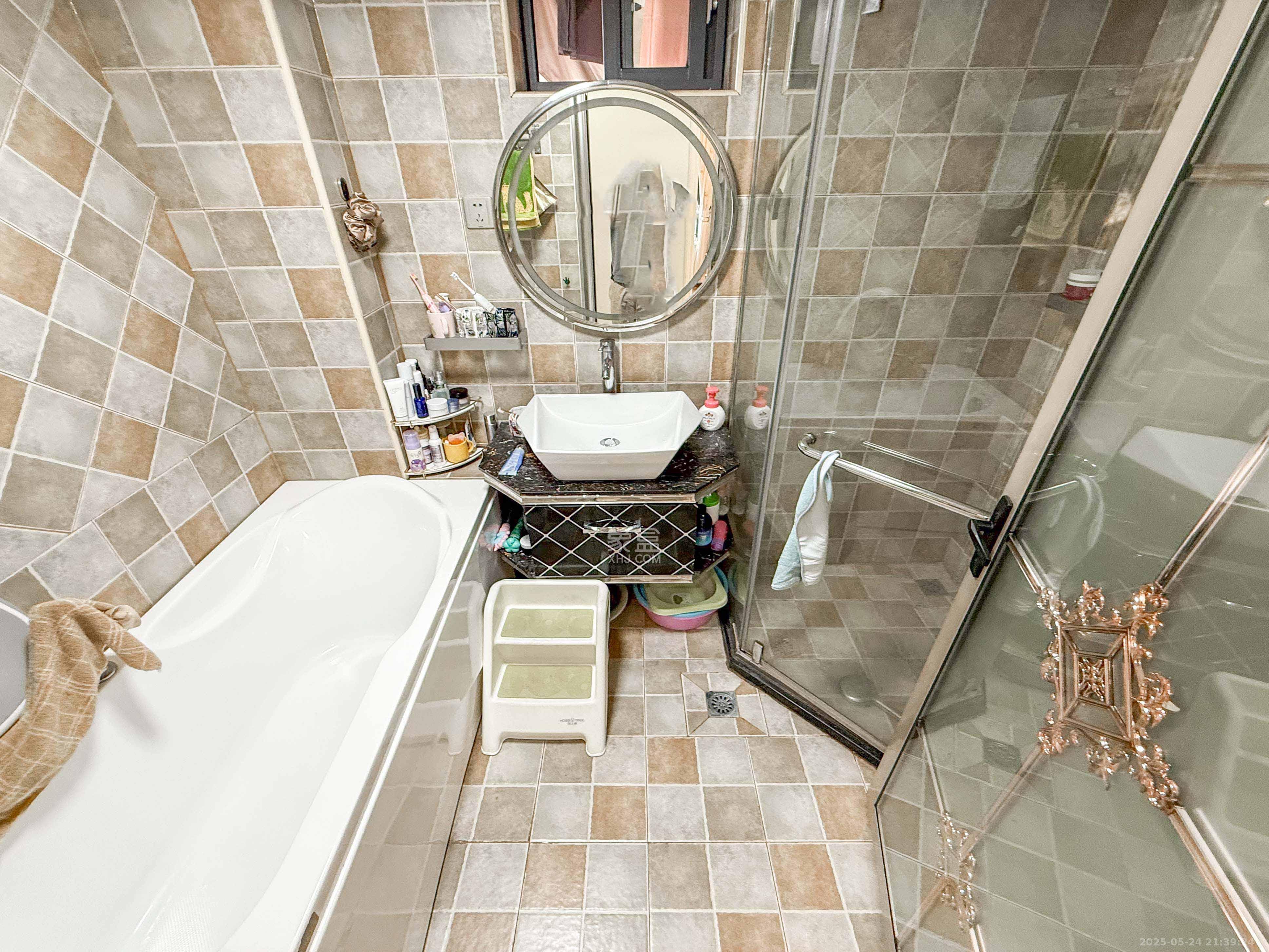 中海梅溪湖壹号  3室2厅1卫    168.0万卫生间