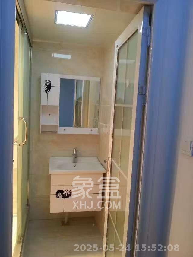 绿地中央广场  2室1厅1卫    2200.0元/月室内图