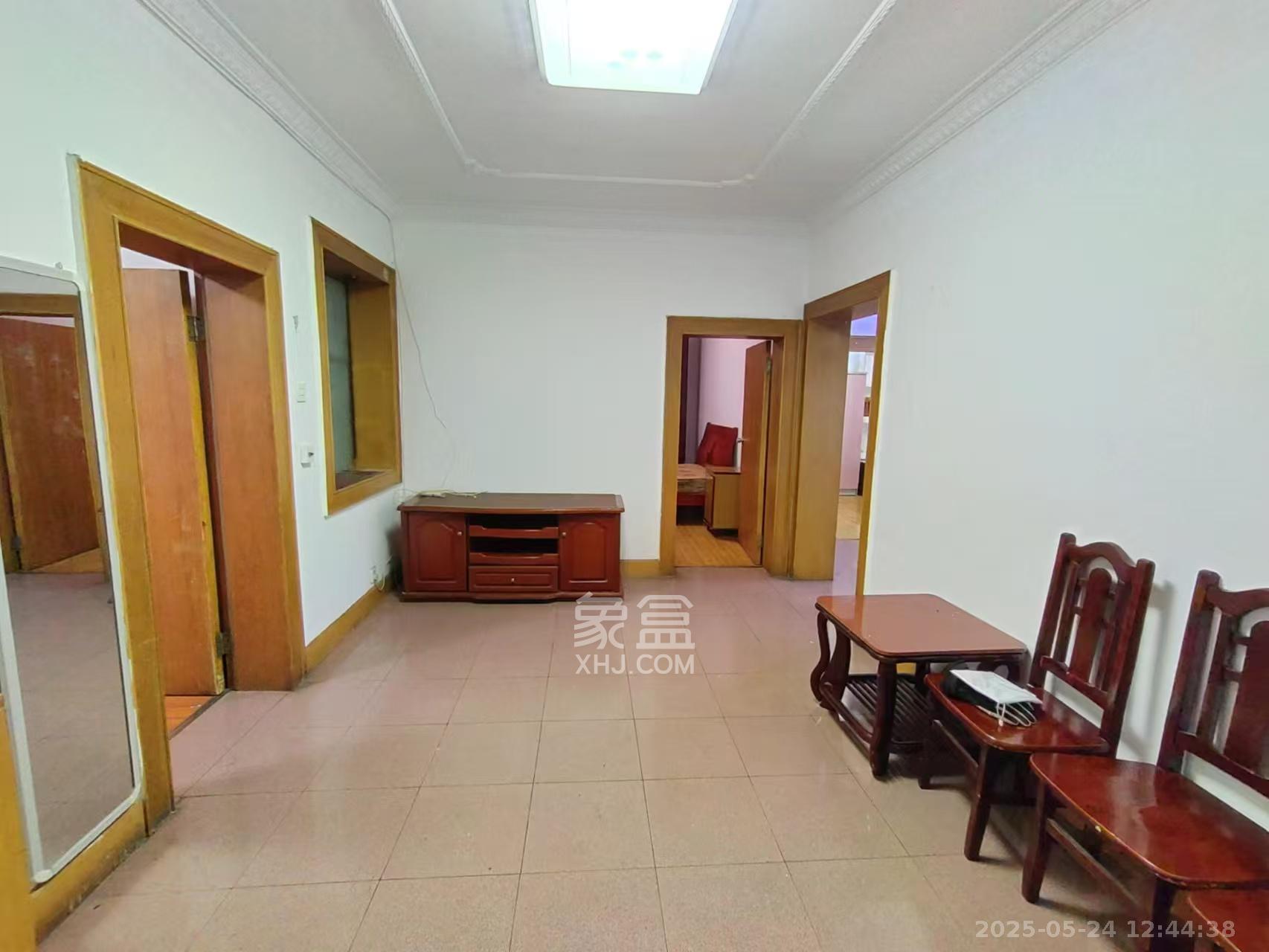 物资厅宿舍(五一大道) 3室2厅1卫 2800.0元/月 物资厅宿舍(五一大道) 3室2厅1卫 2800.0元/月室内图