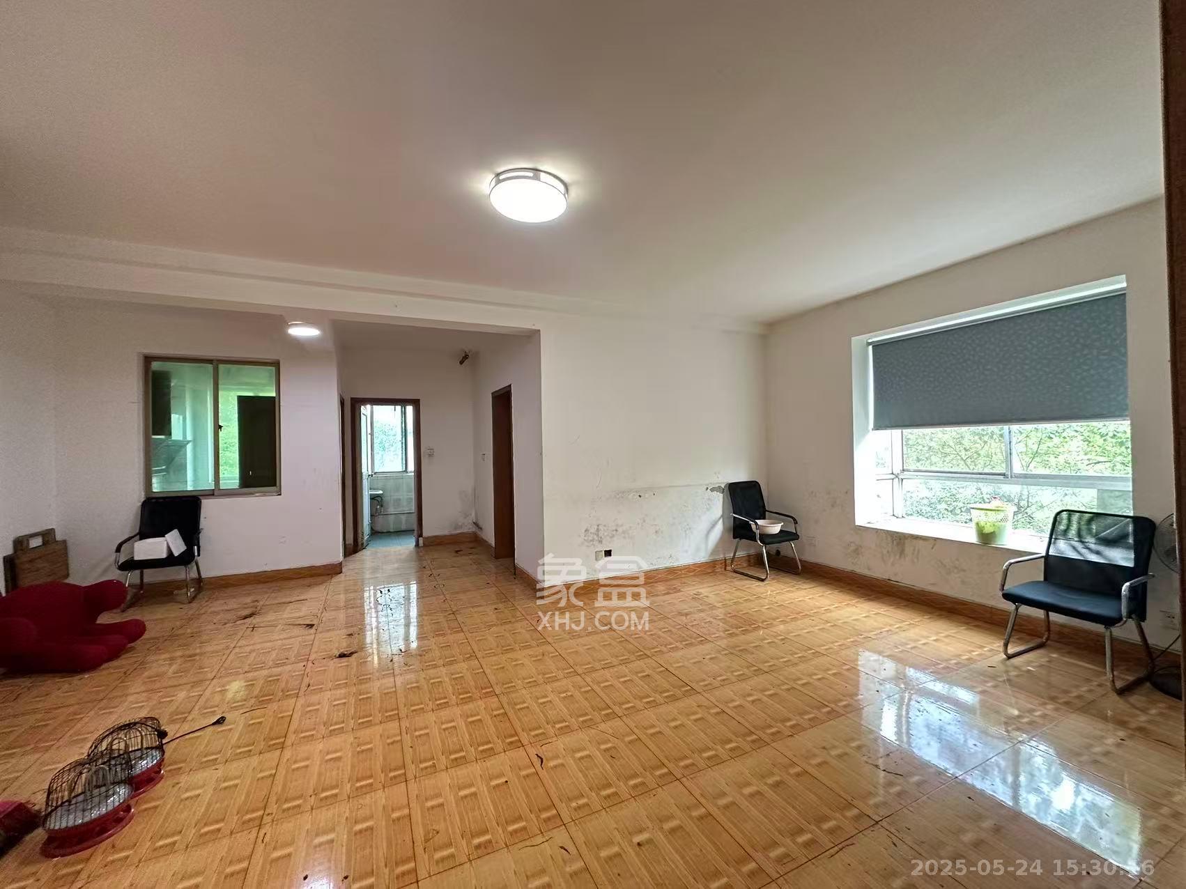 中南汽车世界 3室2厅1卫 1000.0元/月 中南汽车世界 3室2厅1卫 1000.0元/月室内图